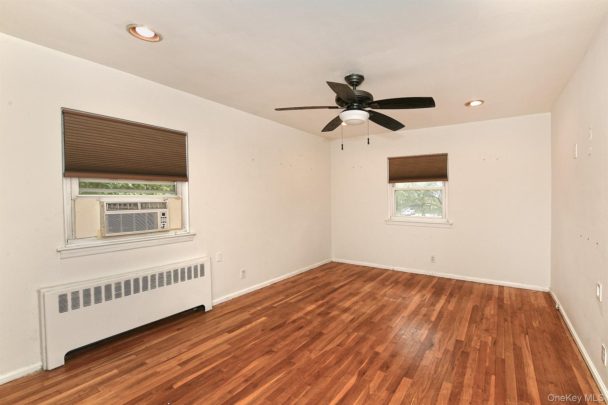 #14 photo, 147 Brookside Drive, Valley Stream , NY 11581