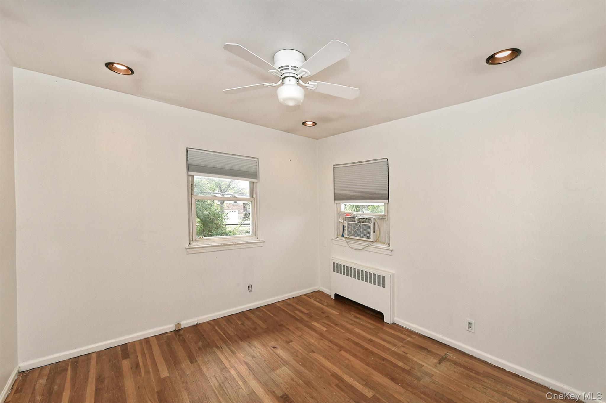 #15 photo, 147 Brookside Drive, Valley Stream , NY 11581