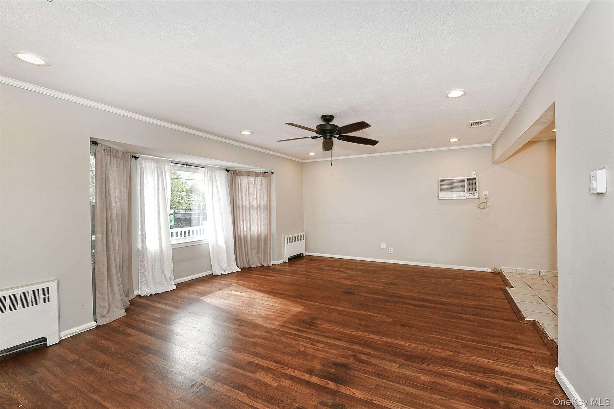 #7 photo, 147 Brookside Drive, Valley Stream , NY 11581