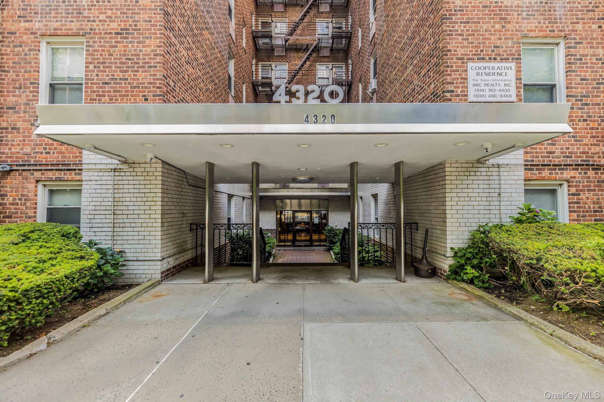 #1 photo, 4320 Van Cortlandt Park, Bronx , NY 10470