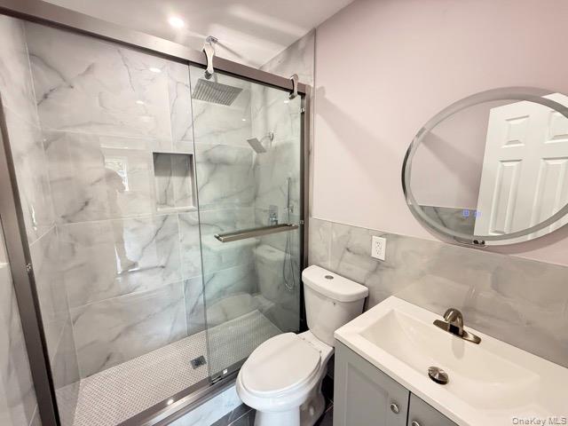 #20 photo, 719 E 217th Street, Bronx , NY 10467