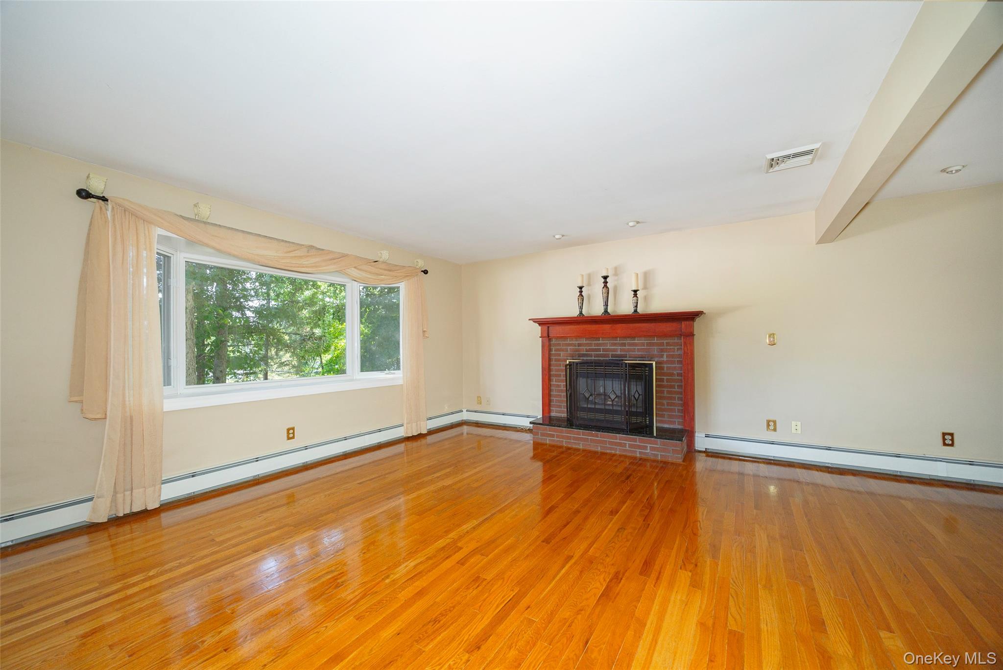 #10 photo, 43 Briarcliff Avenue, Poughkeepsie , NY 12603