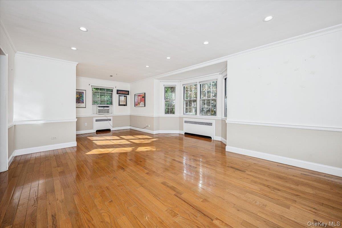 #7 photo, 3 Campus Pl, Scarsdale , NY 10583