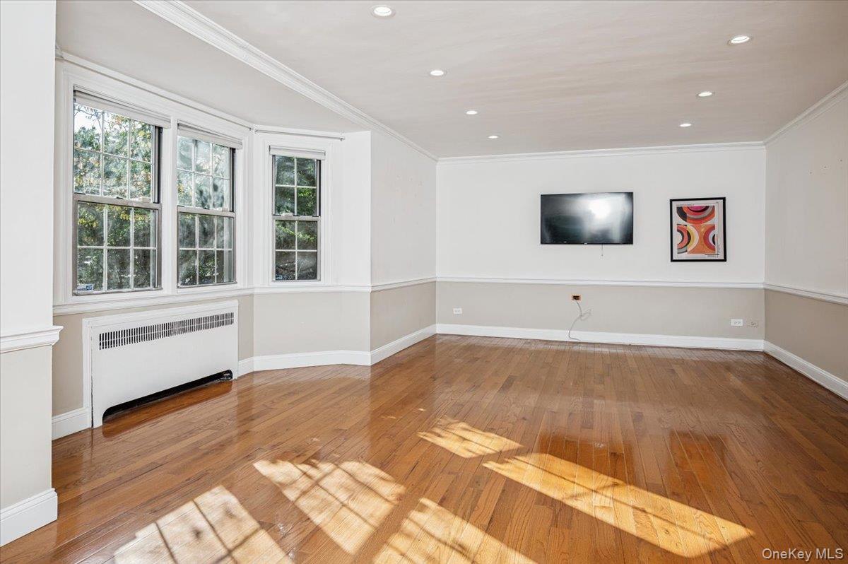 #8 photo, 3 Campus Pl, Scarsdale , NY 10583