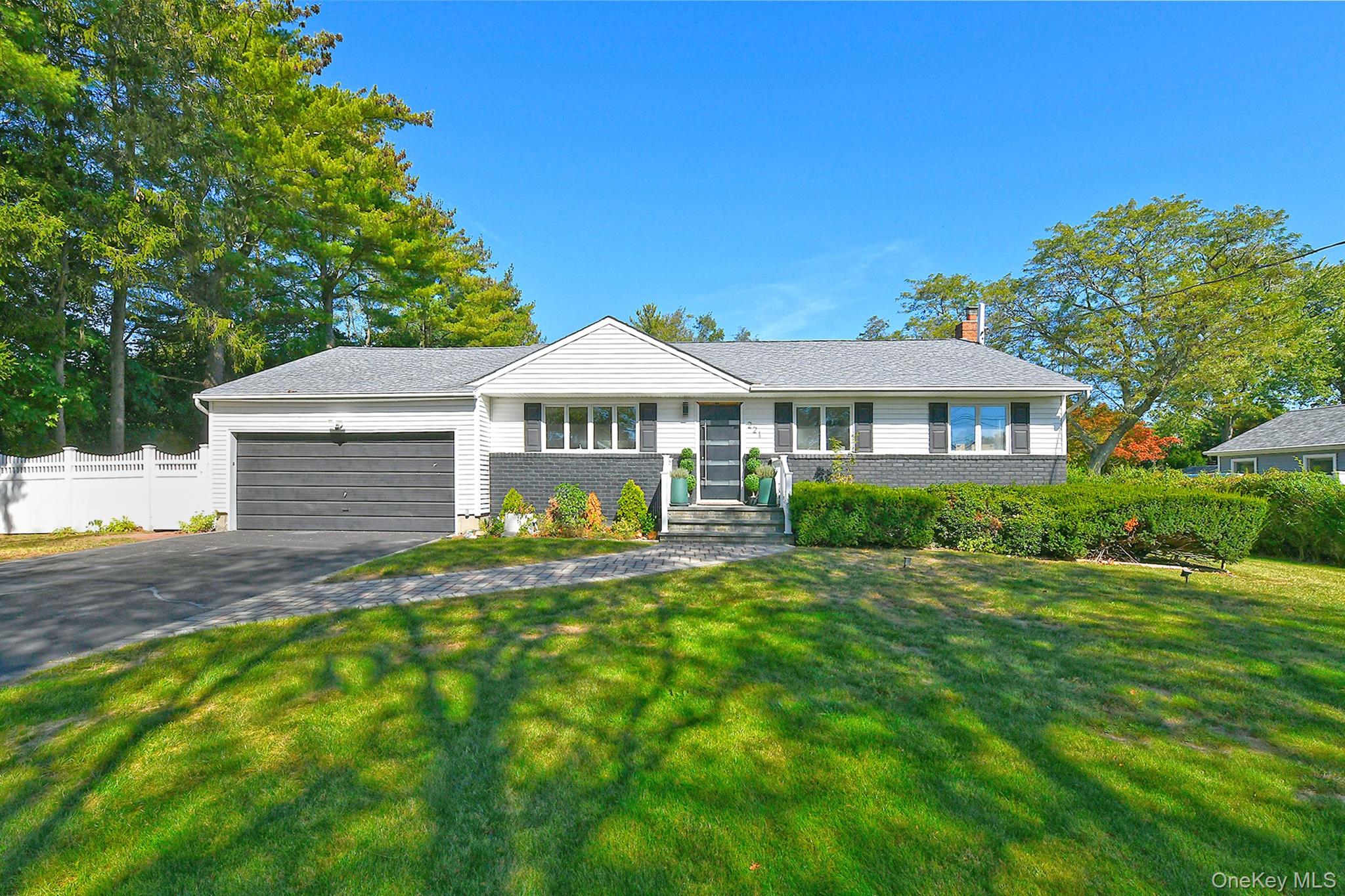 #1 photo, 221 Burr Road, East Northport , NY 11731