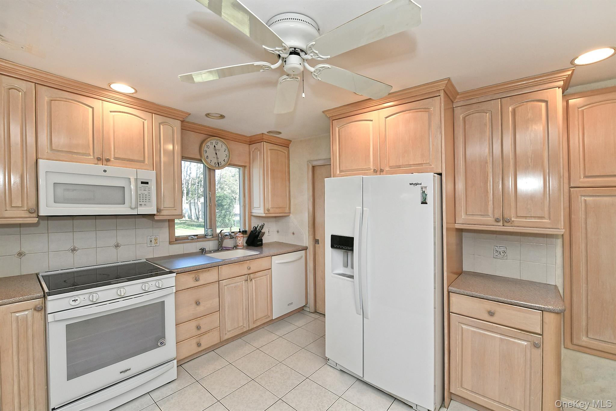 #17 photo, 221 Burr Road, East Northport , NY 11731