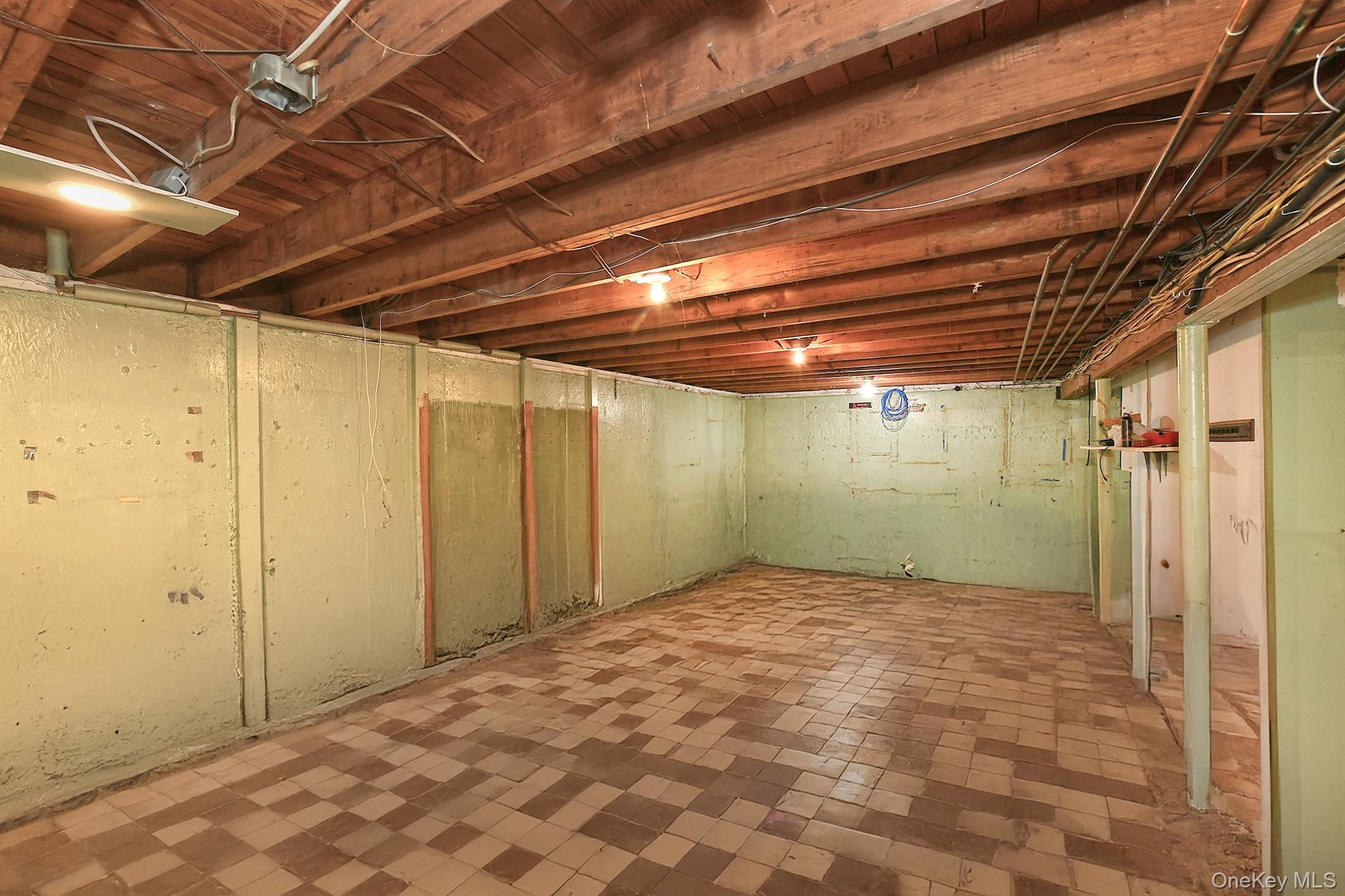 #18 photo, 221 Burr Road, East Northport , NY 11731