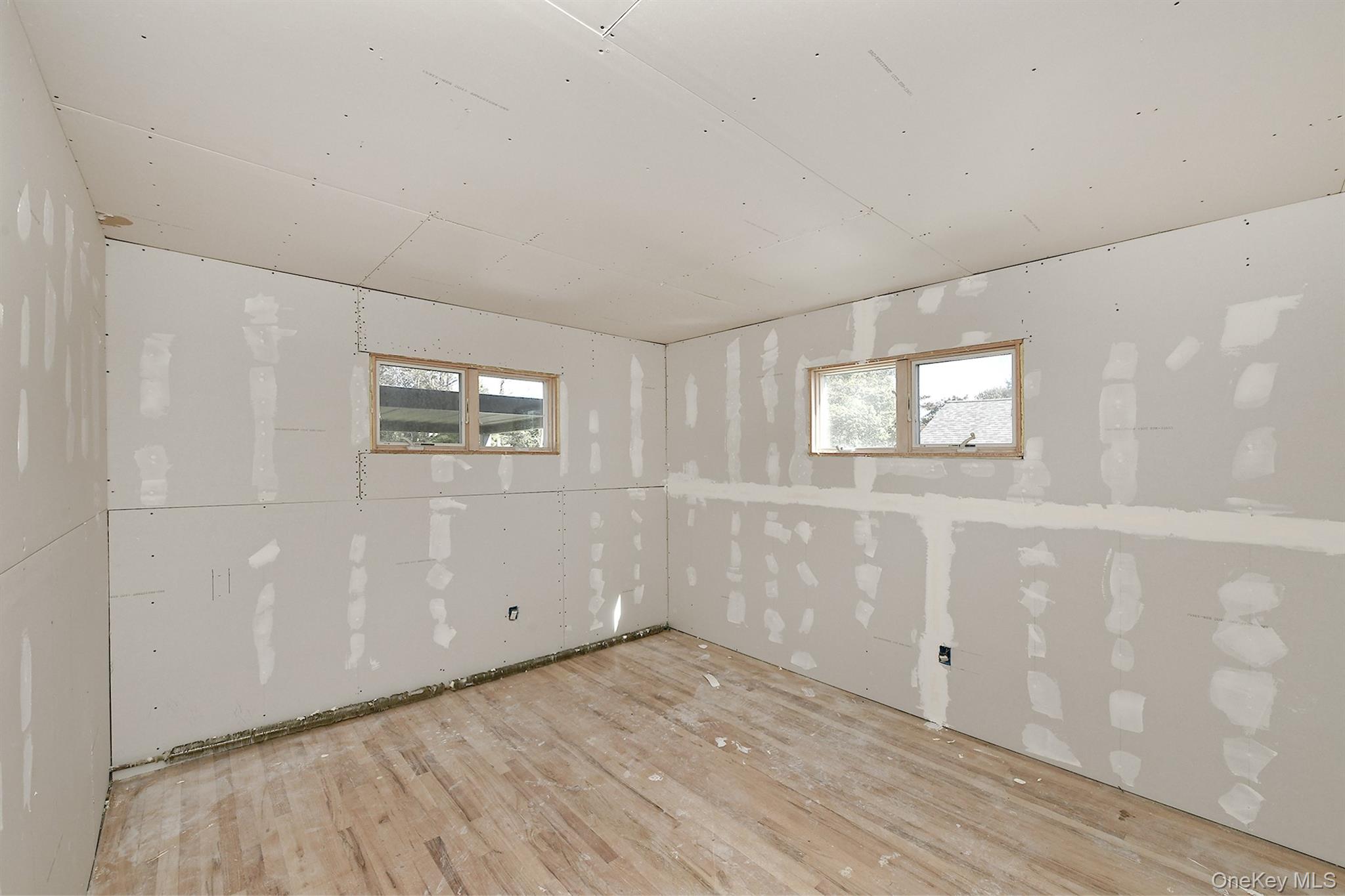 #7 photo, 221 Burr Road, East Northport , NY 11731