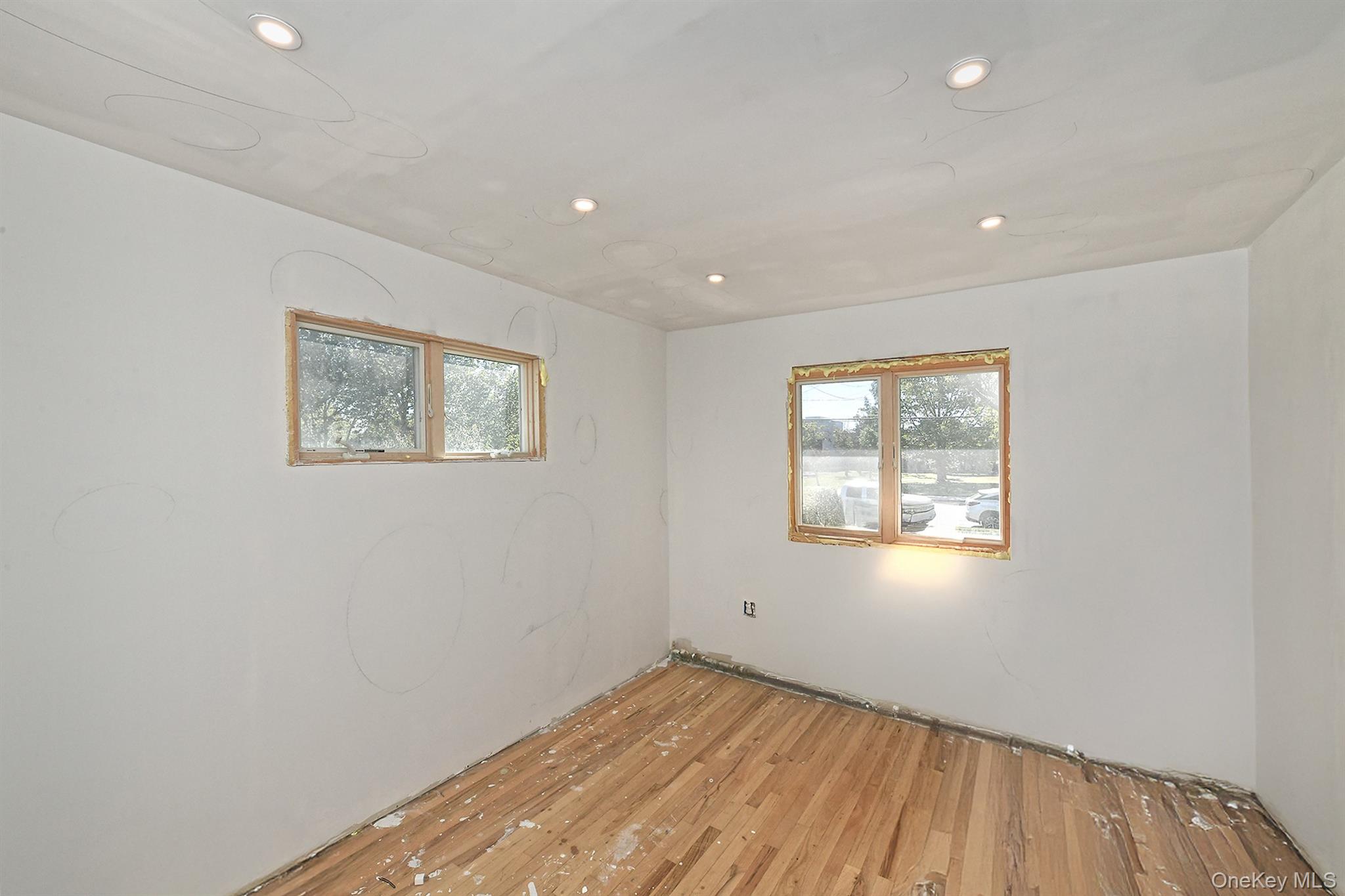 #9 photo, 221 Burr Road, East Northport , NY 11731