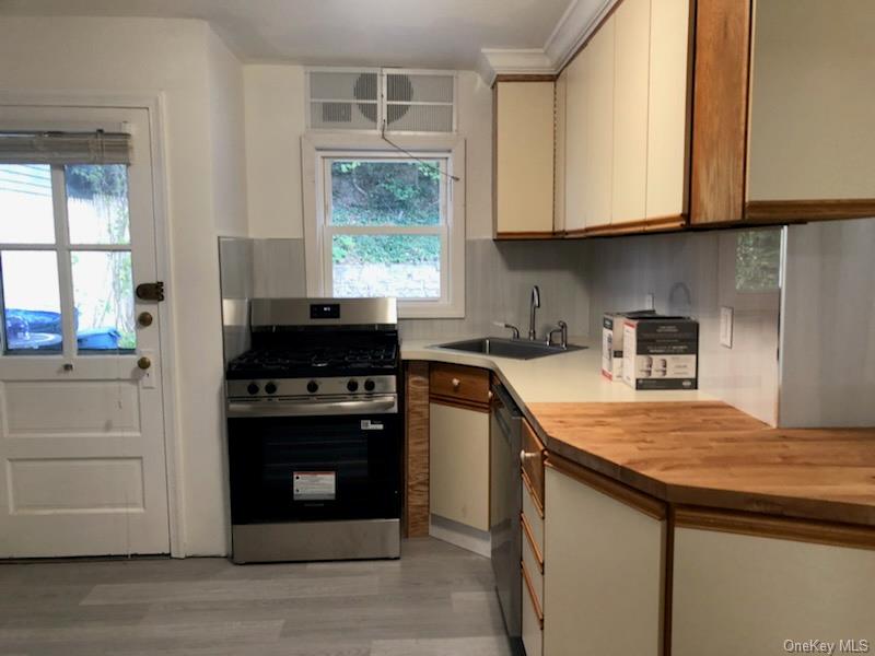 #6 photo, 76 Bayview Avenue, Northport , NY 11768