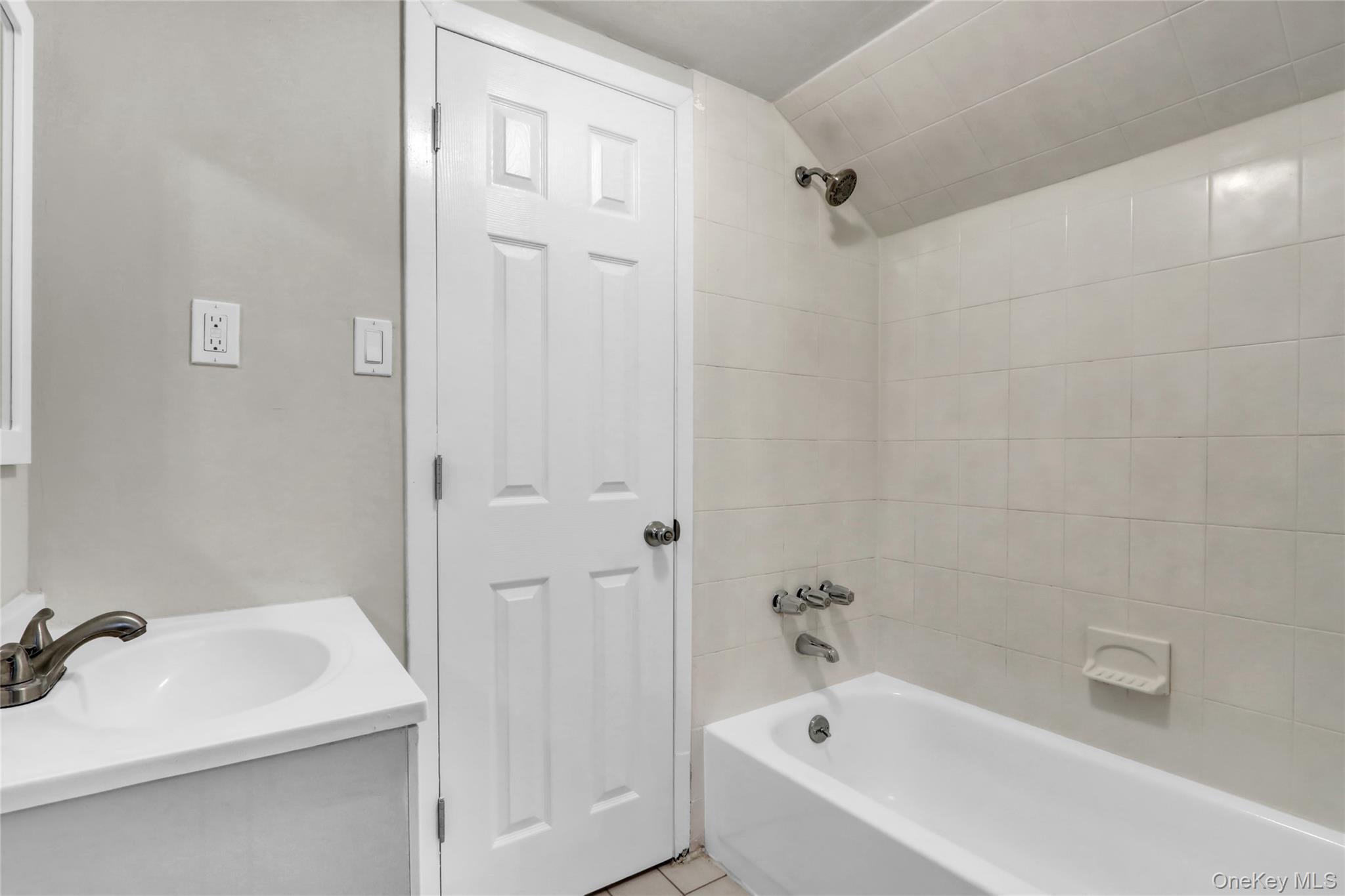 #16 photo, 787 Stewart Avenue, Bethpage , NY 11714