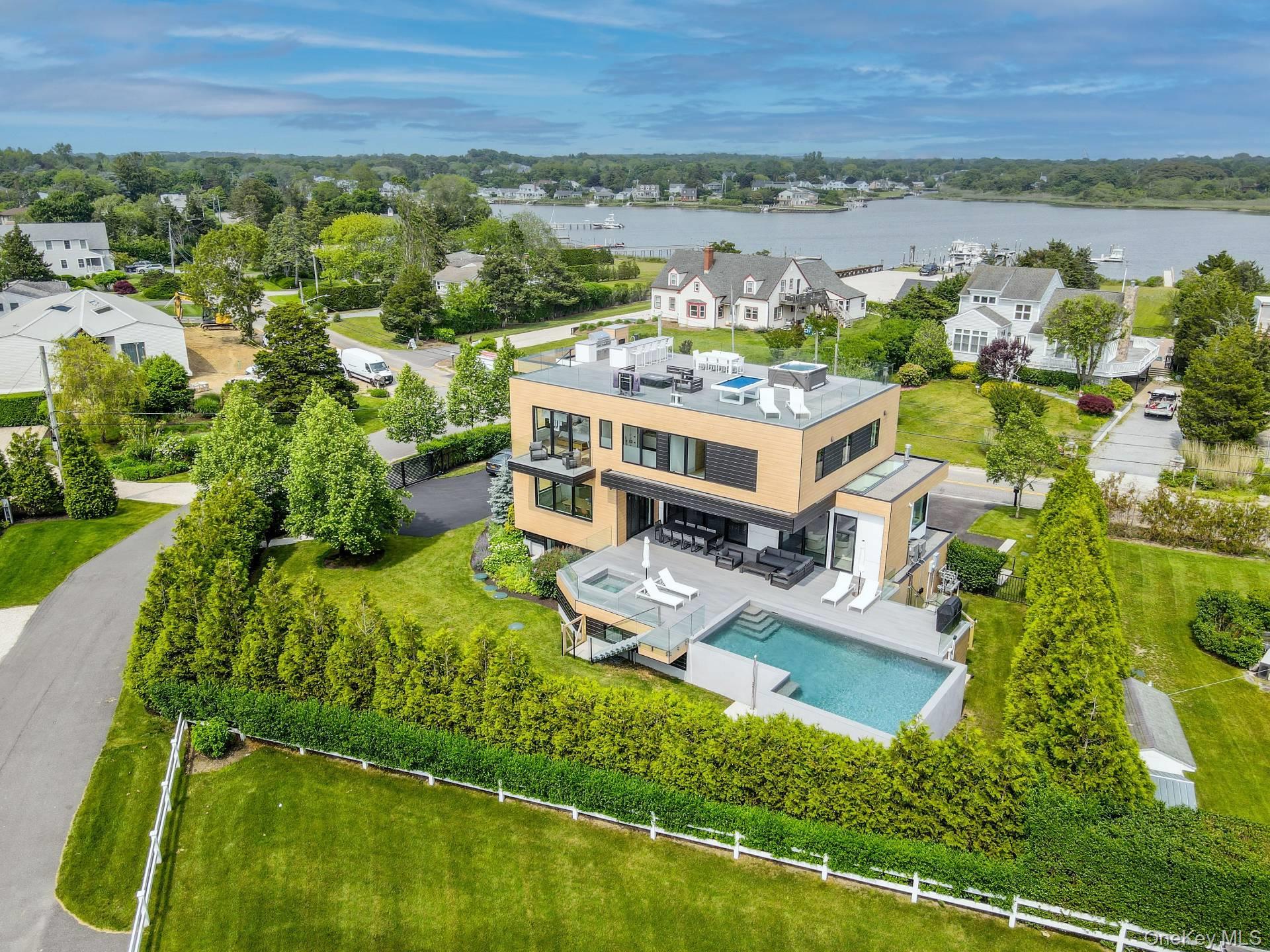 #11 photo, 8 Middle Pond Lane, Southampton , NY 11968