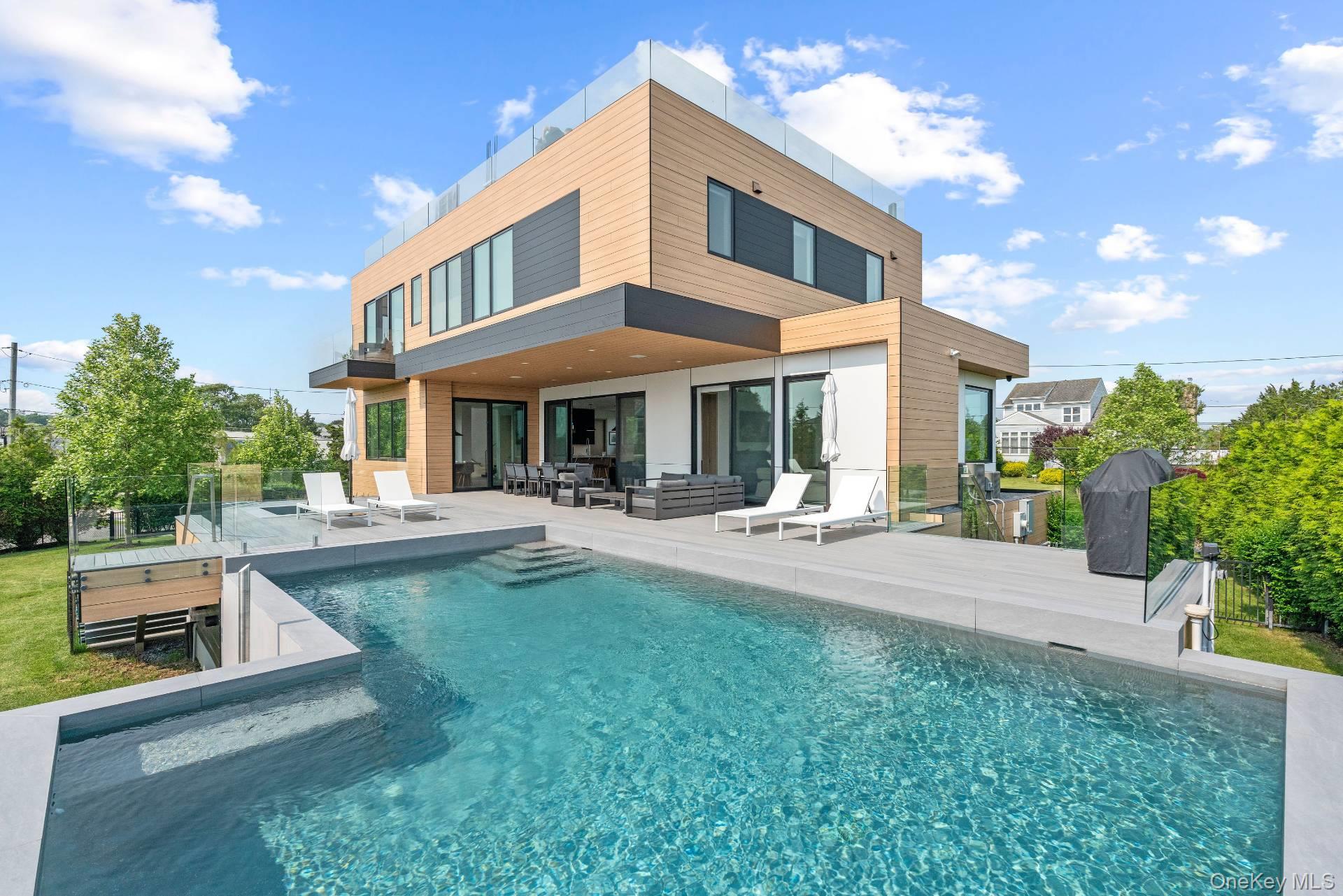 #3 photo, 8 Middle Pond Lane, Southampton , NY 11968