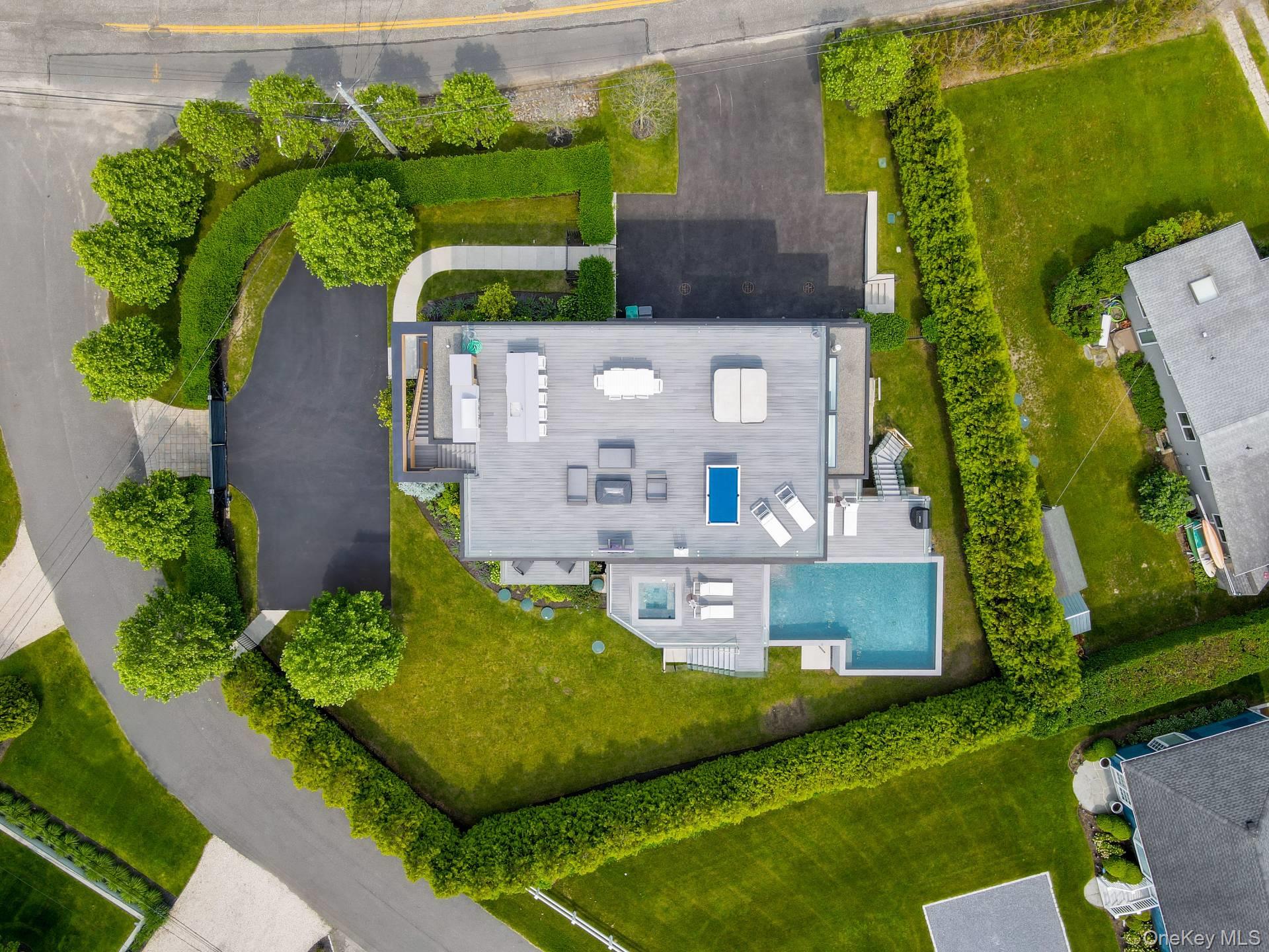 #4 photo, 8 Middle Pond Lane, Southampton , NY 11968