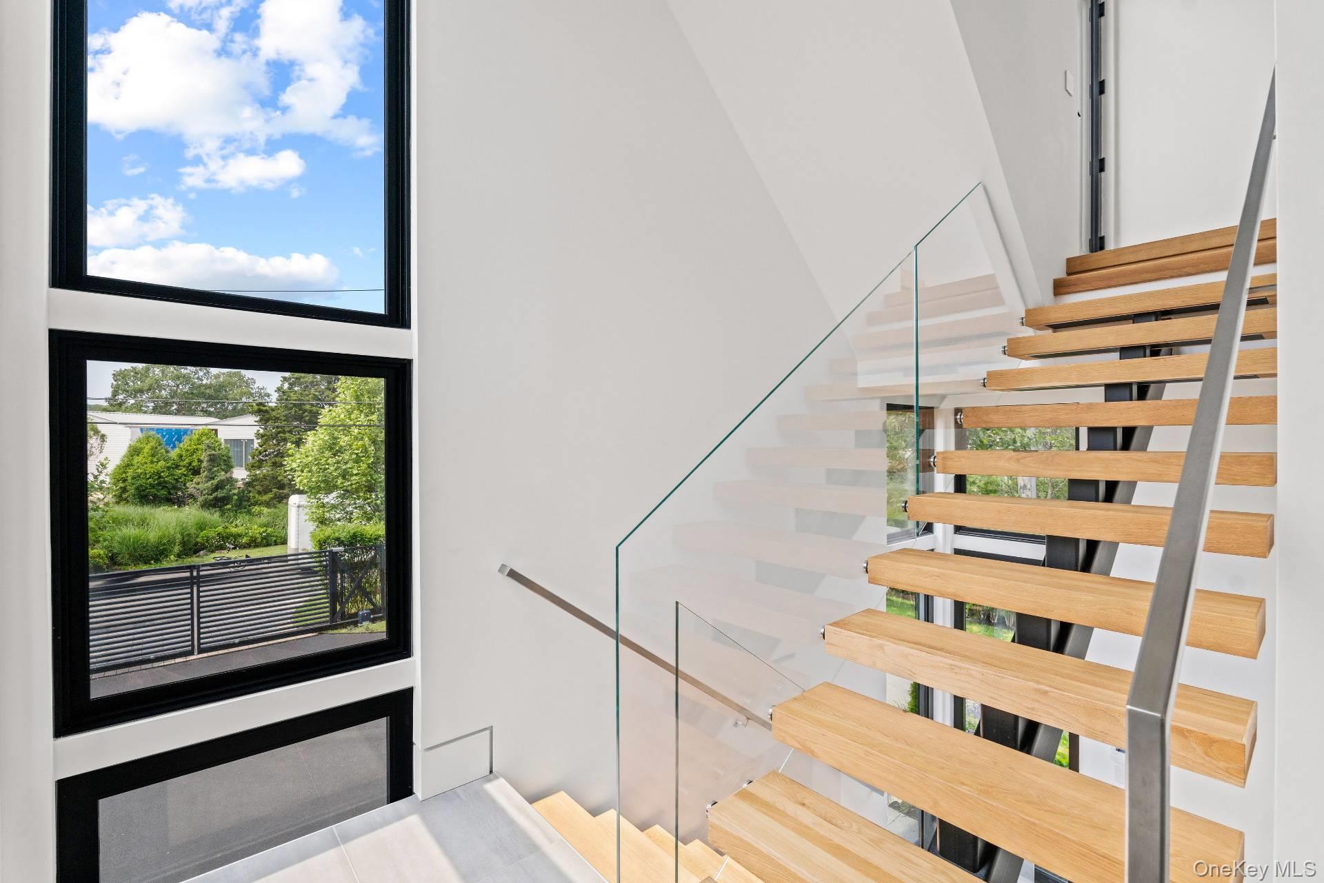 #7 photo, 8 Middle Pond Lane, Southampton , NY 11968