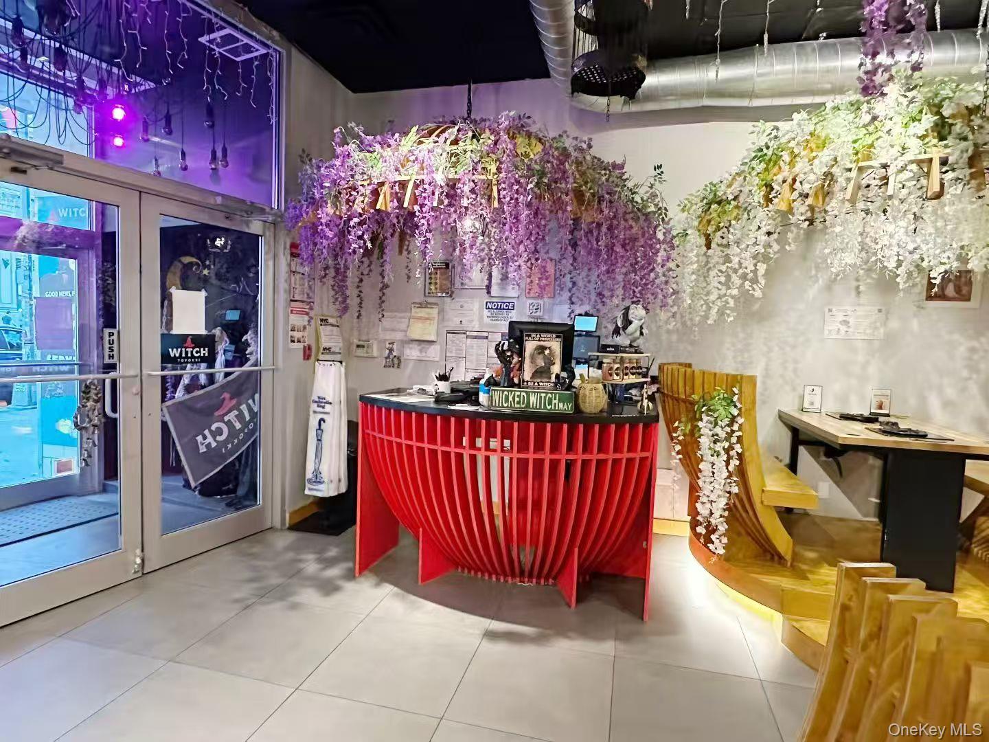 #2 photo, 3XX 7th Avenue, New York (Manhattan) , NY 10001