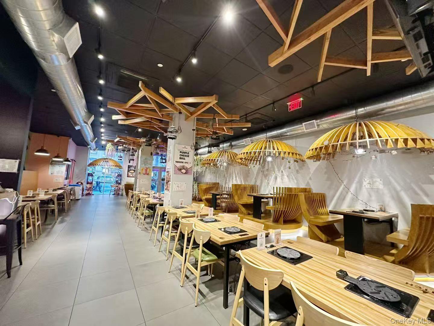 #4 photo, 3XX 7th Avenue, New York (Manhattan) , NY 10001