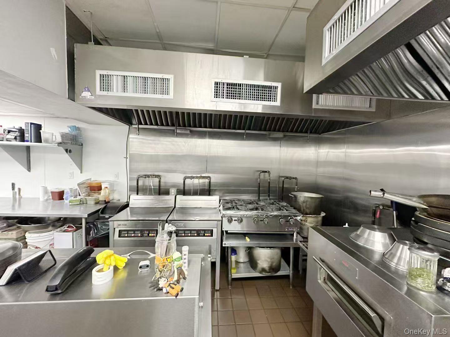 #8 photo, 3XX 7th Avenue, New York (Manhattan) , NY 10001