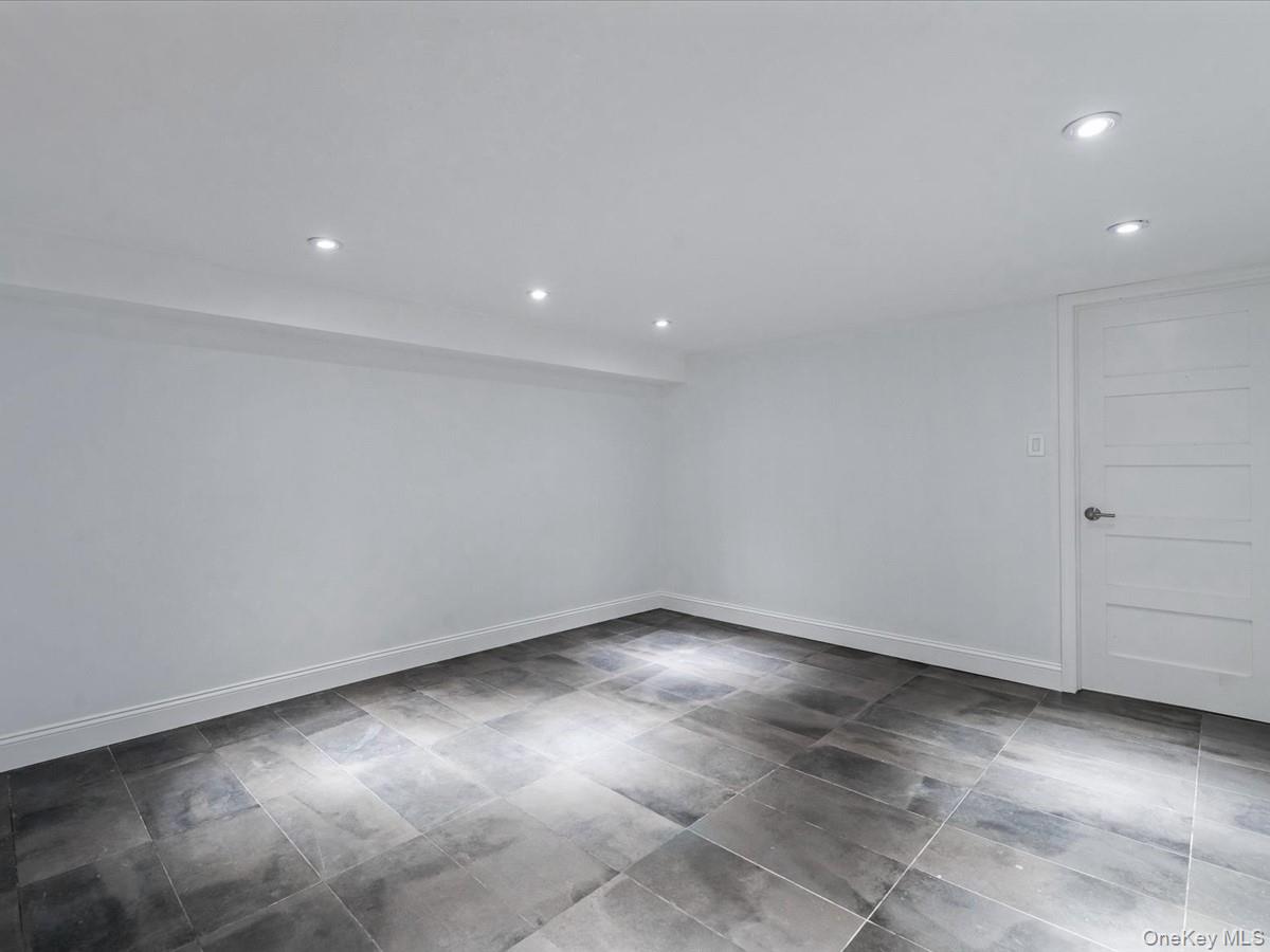 #16 photo, 16337 20th Avenue, Whitestone , NY 11357