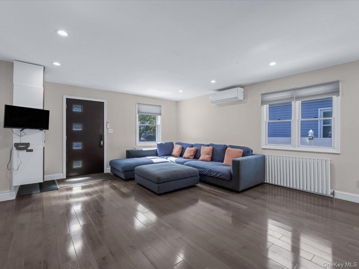 #6 photo, 16337 20th Avenue, Whitestone , NY 11357