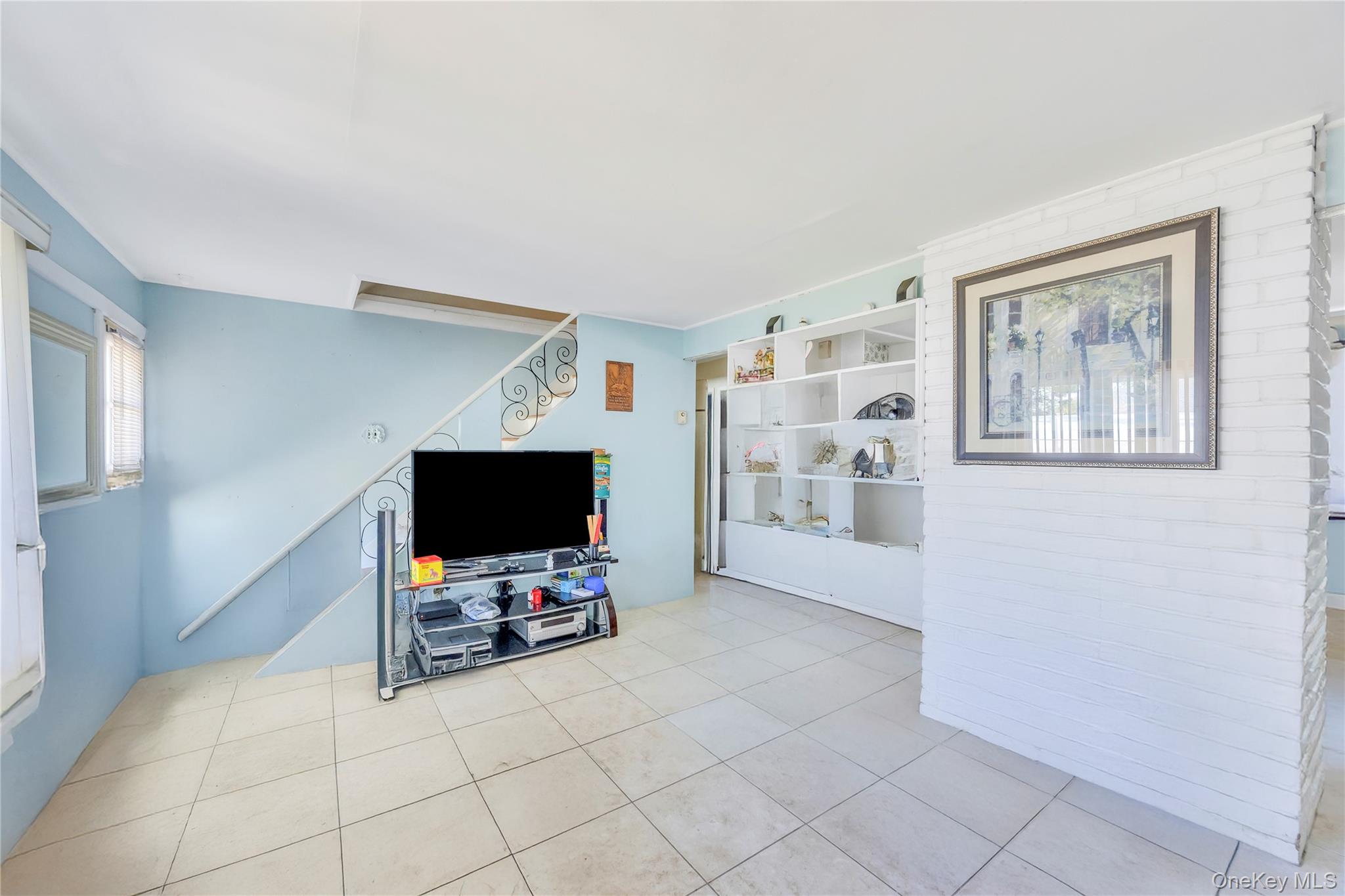 #5 photo, 16 Cloister Lane, Hicksville , NY 11801