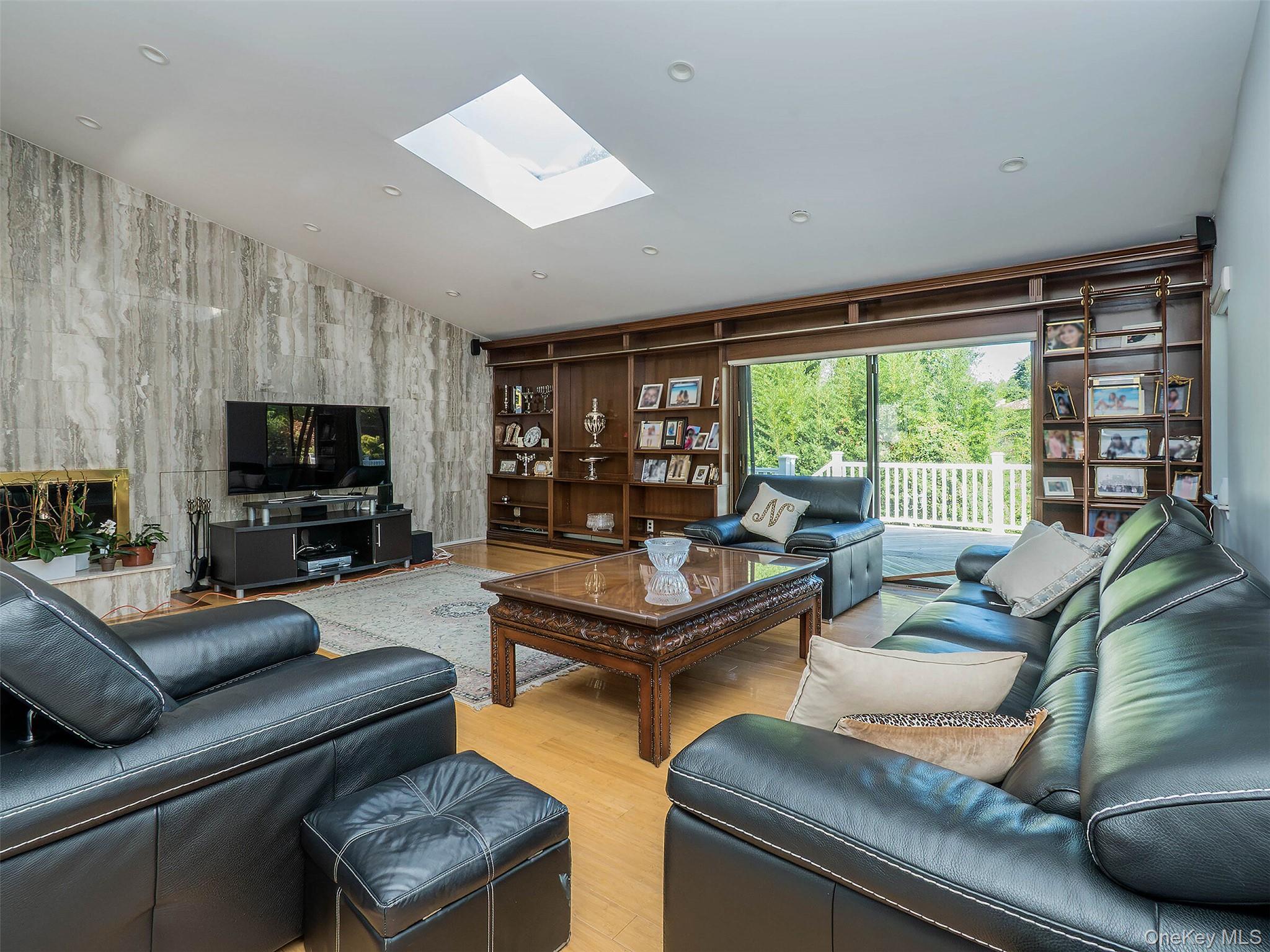 #14 photo, 32 Carriage Road, ナッソー郡 Great Neck , NY 11024