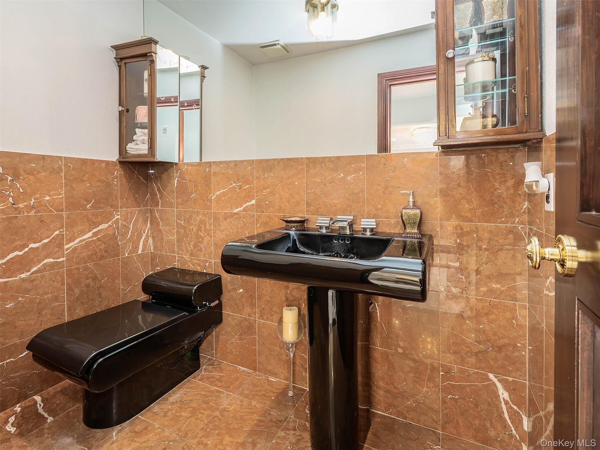 #16 photo, 32 Carriage Road, ナッソー郡 Great Neck , NY 11024