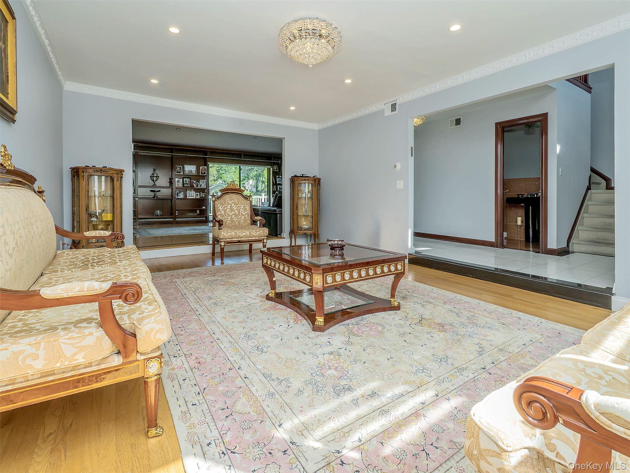 #4 photo, 32 Carriage Road, ナッソー郡 Great Neck , NY 11024