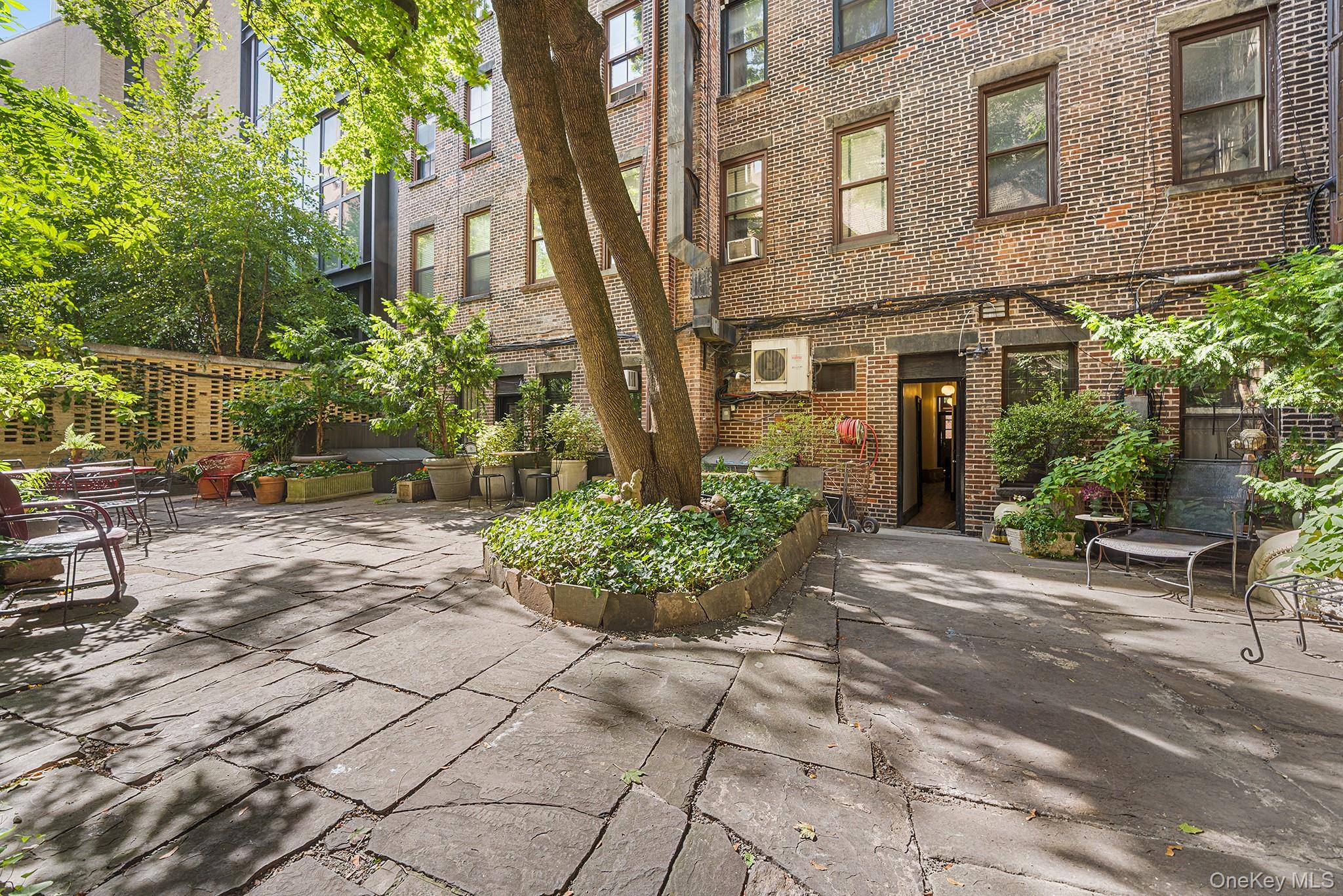 #11 photo, 340 W 11th Street, New York (Manhattan) , NY 10014