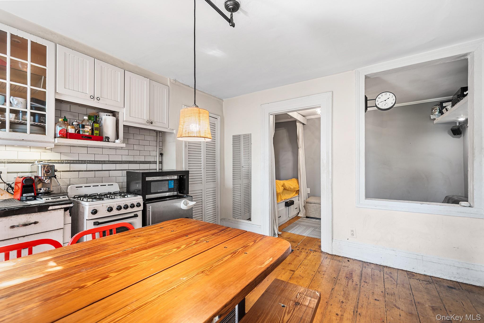 #5 photo, 340 W 11th Street, New York (Manhattan) , NY 10014