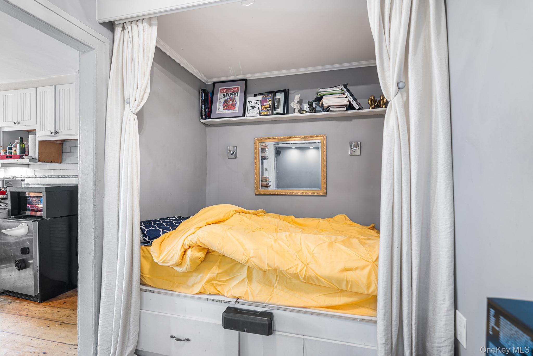 #8 photo, 340 W 11th Street, New York (Manhattan) , NY 10014