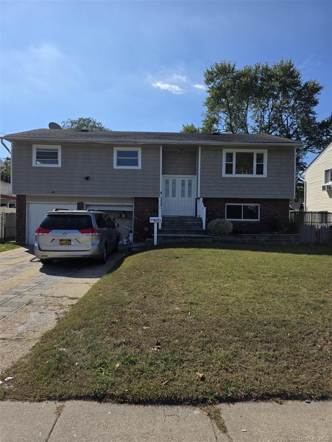 #1 photo, 870 Main Street, Farmingdale , NY 11735