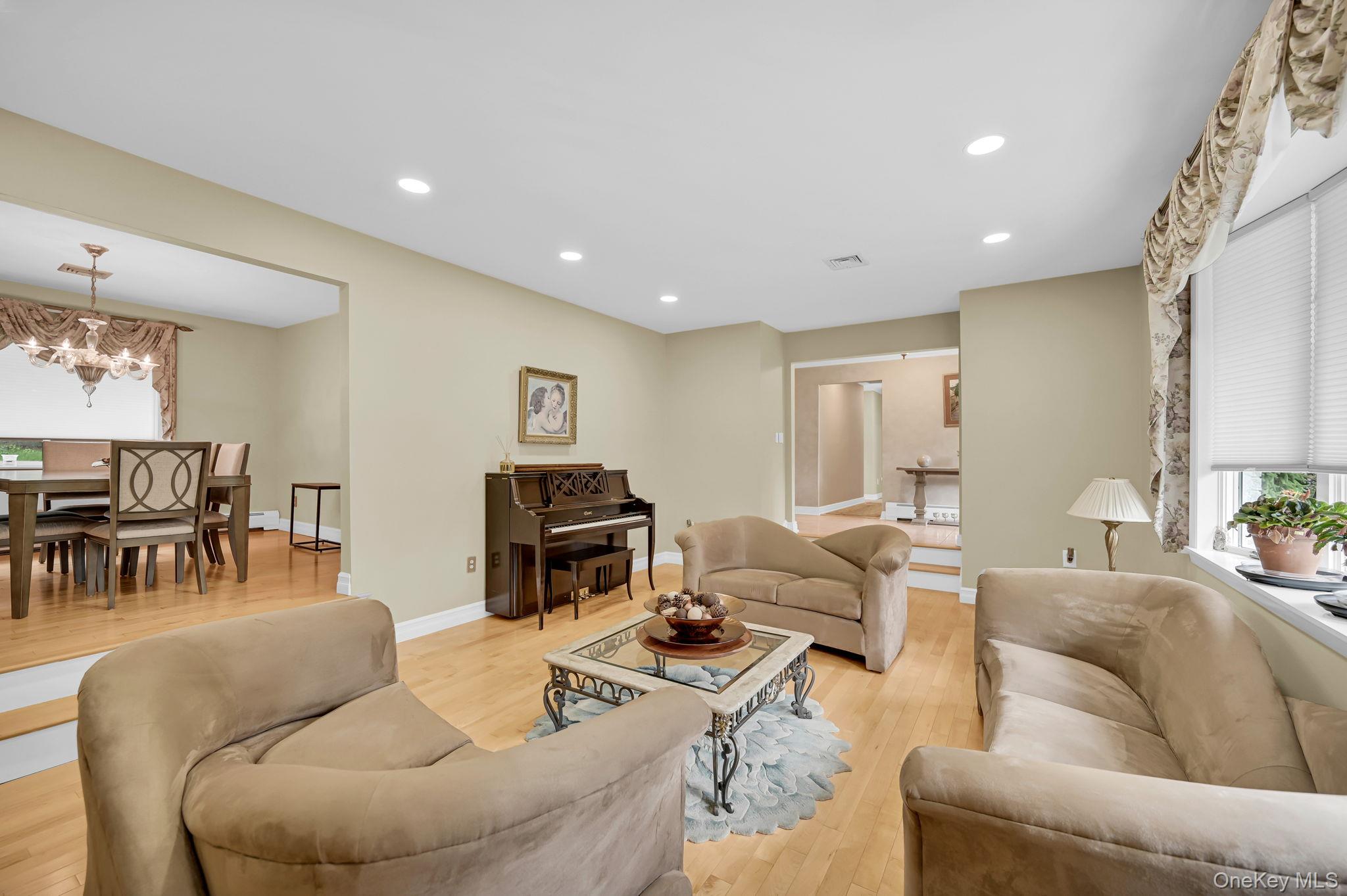 #9 photo, 15 Ramapo Lane, Chestnut Ridge , NY 10952