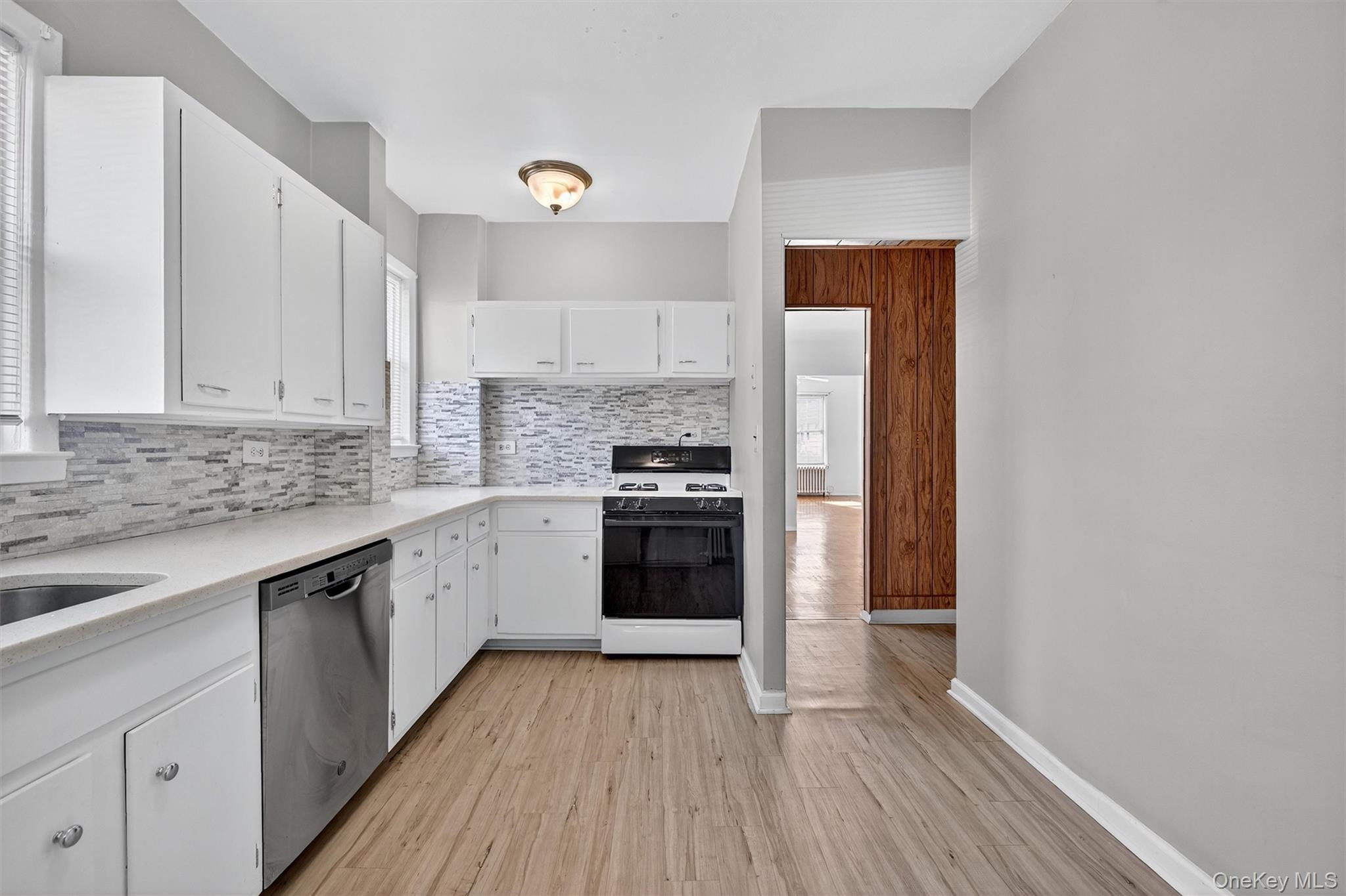 #14 photo, 1451 Cornell Place, Bronx , NY 10461