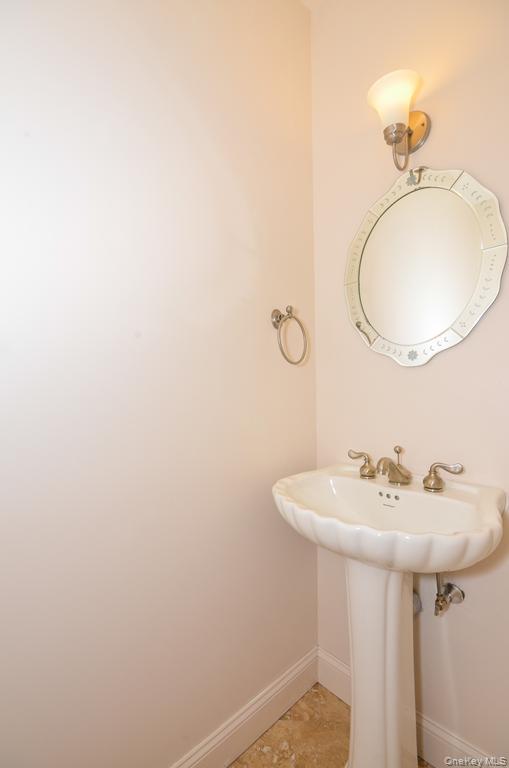 #7 photo, 404 Columbus Avenue, West Harrison , NY 10604