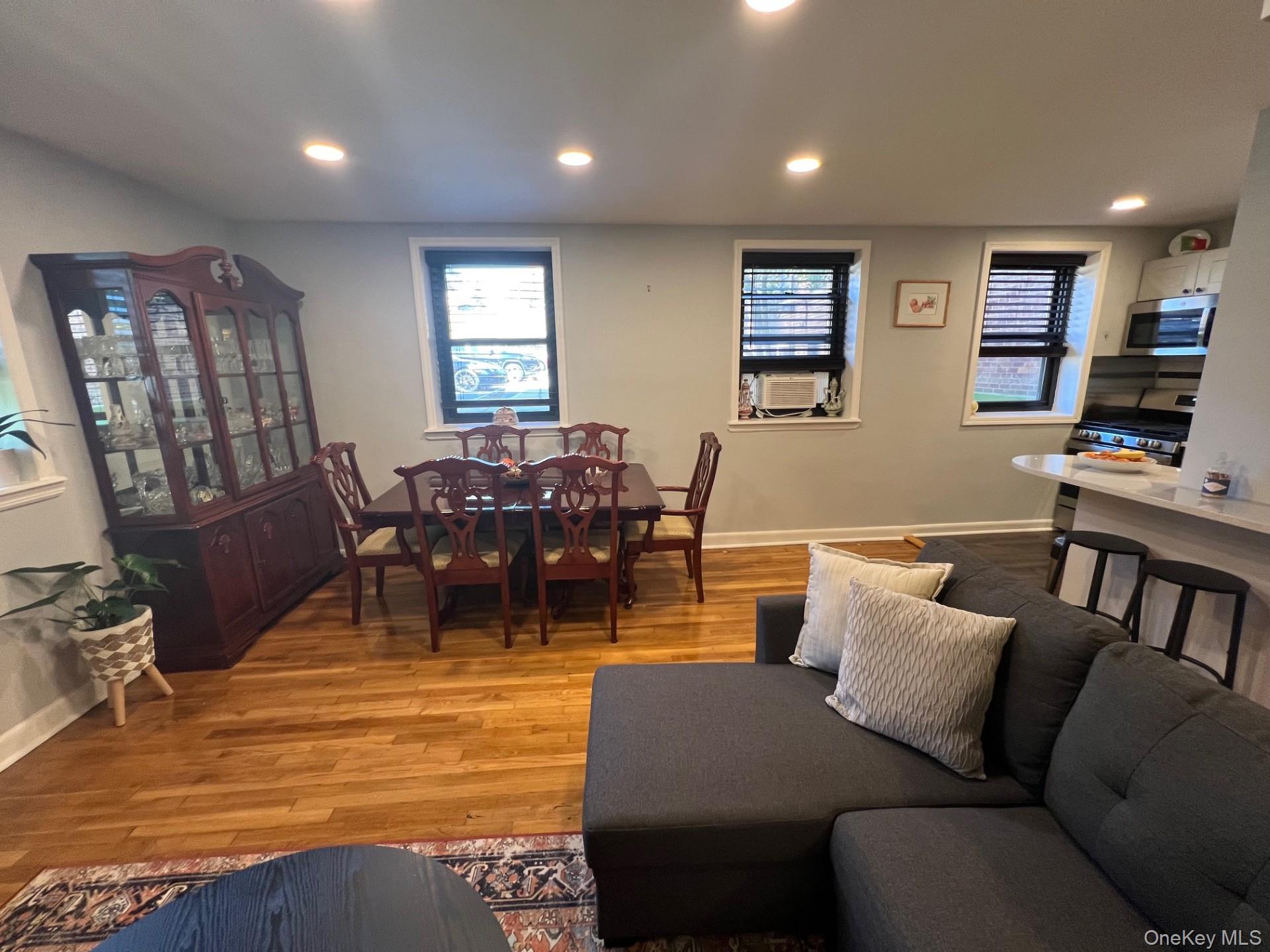 #7 photo, 200 Richbell Road, Mamaroneck , NY 10543