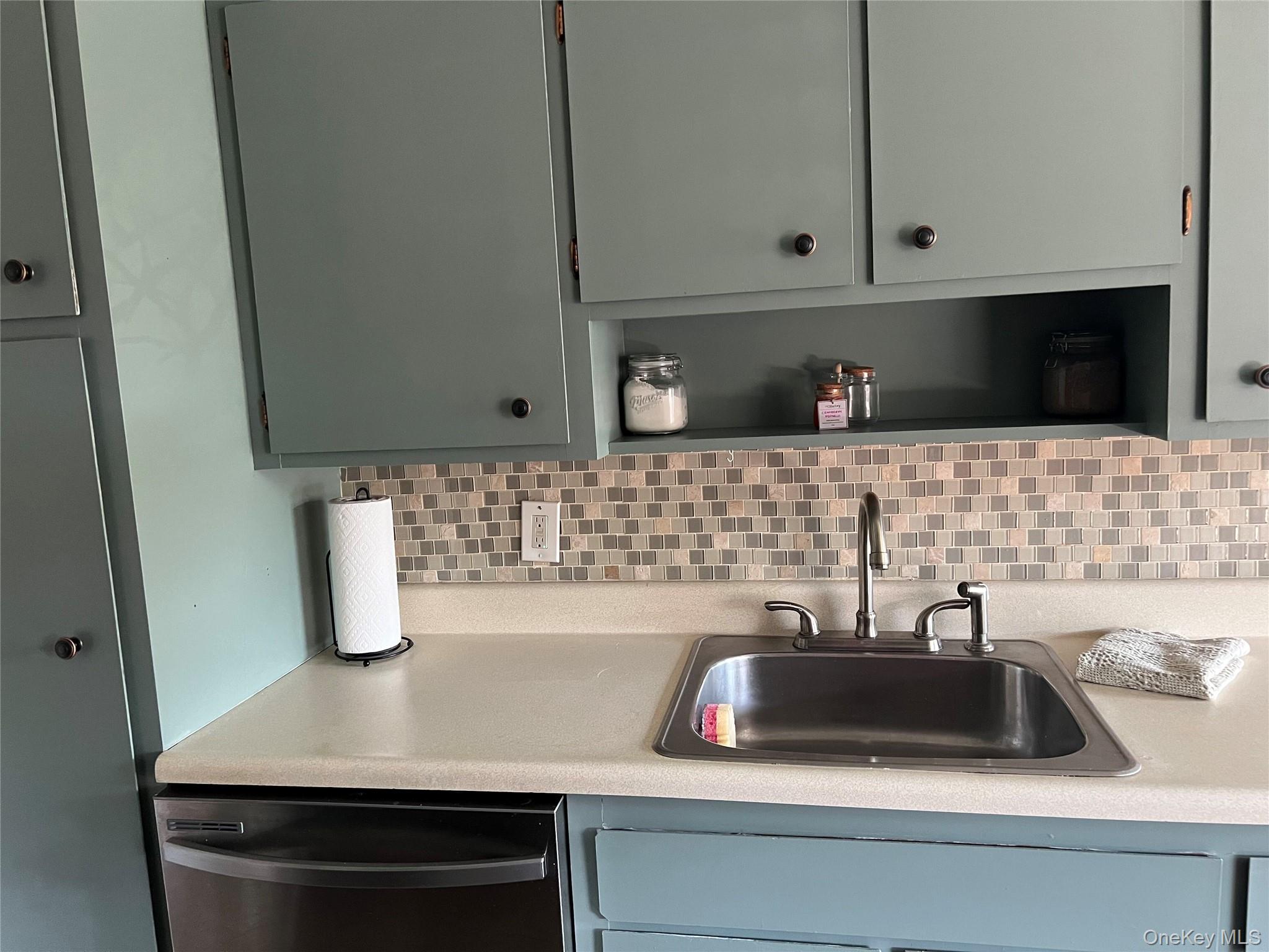 #5 photo, 10 Oakwood Terrace, New Windsor , NY 12553