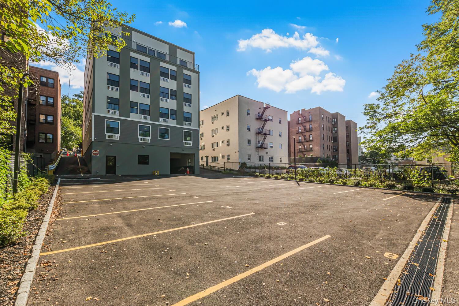 #2 photo, 409 Warburton Avenue, Yonkers , NY 10701