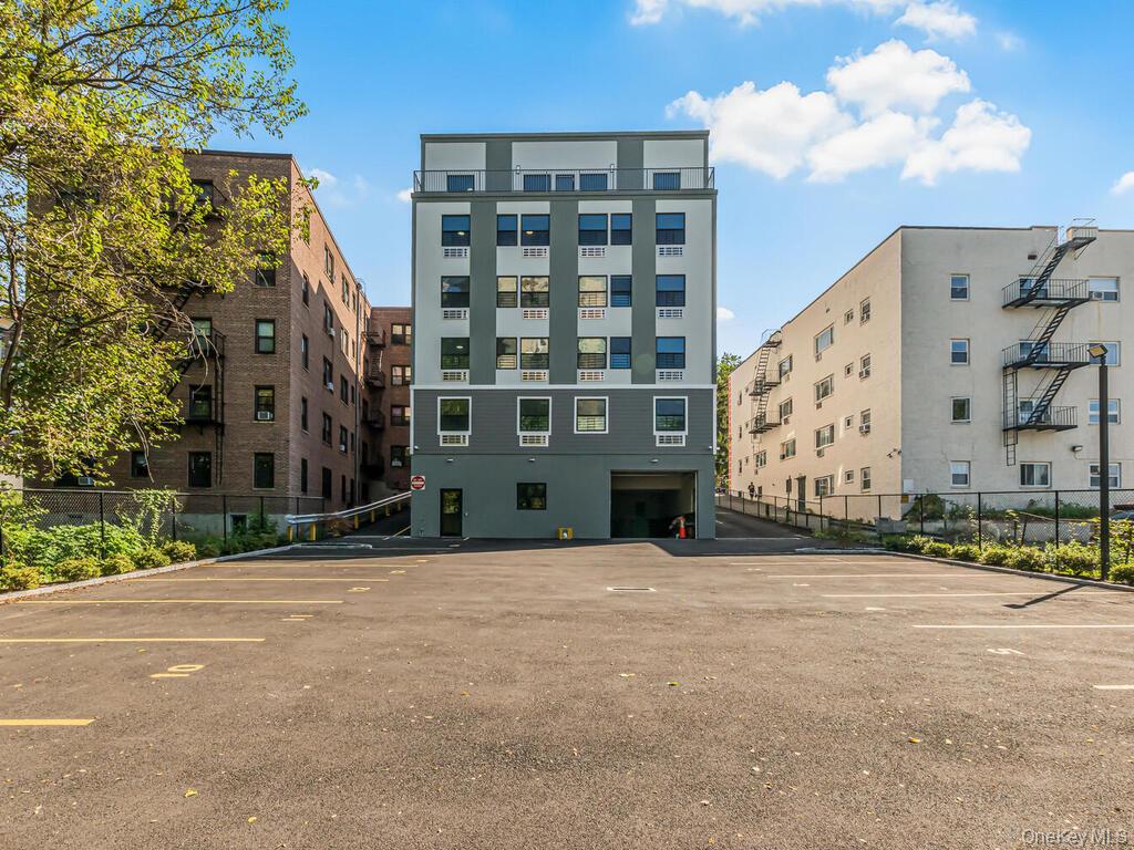 #3 photo, 409 Warburton Avenue, Yonkers , NY 10701