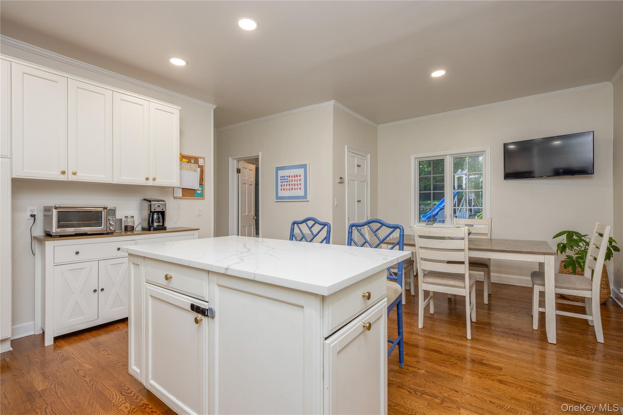 #16 photo, 209 Pondfield Road, Bronxville , NY 10708