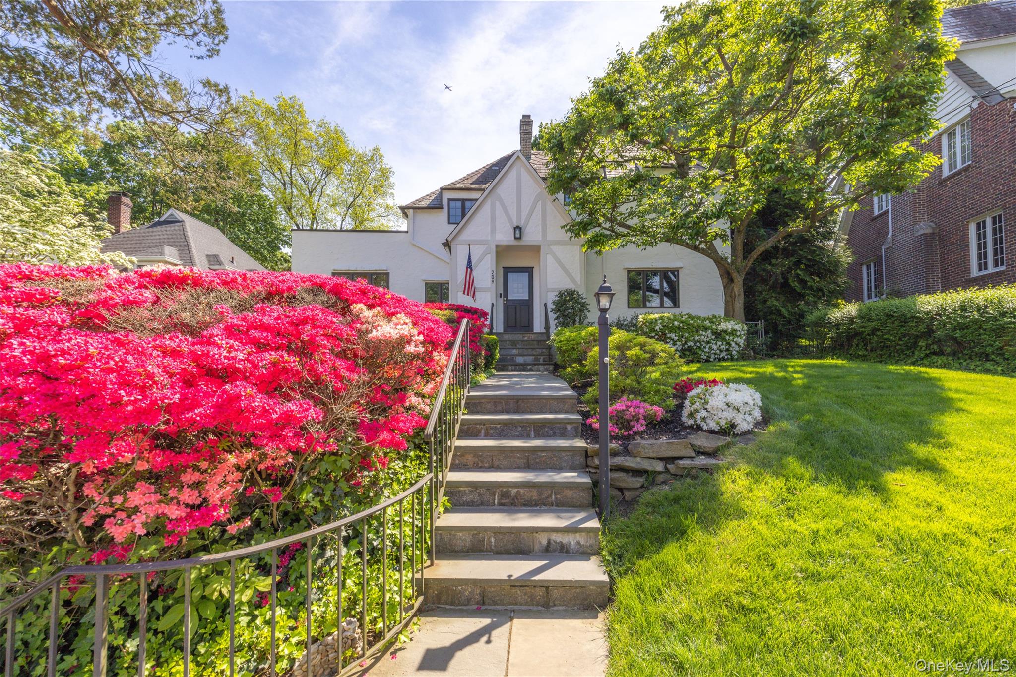 #2 photo, 209 Pondfield Road, Bronxville , NY 10708