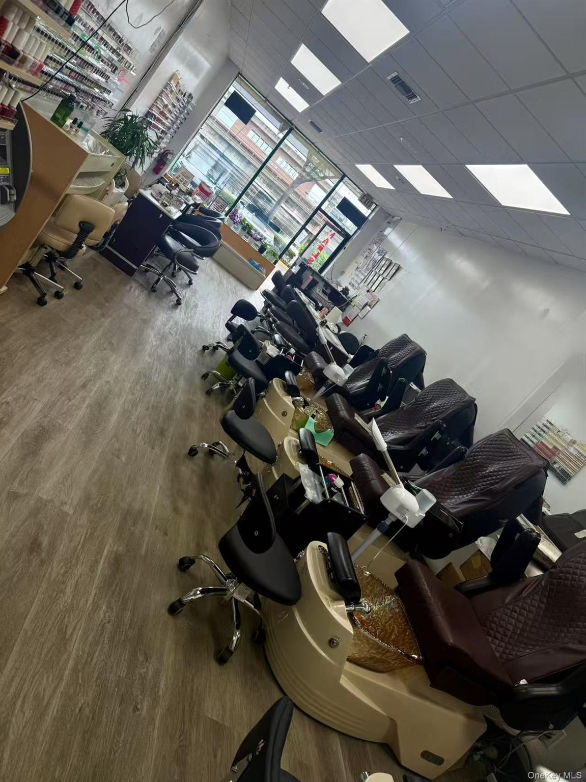 #1 photo, 48-76 Sunrise HWY, ナッソー郡 Massapequa Park , NY 11762