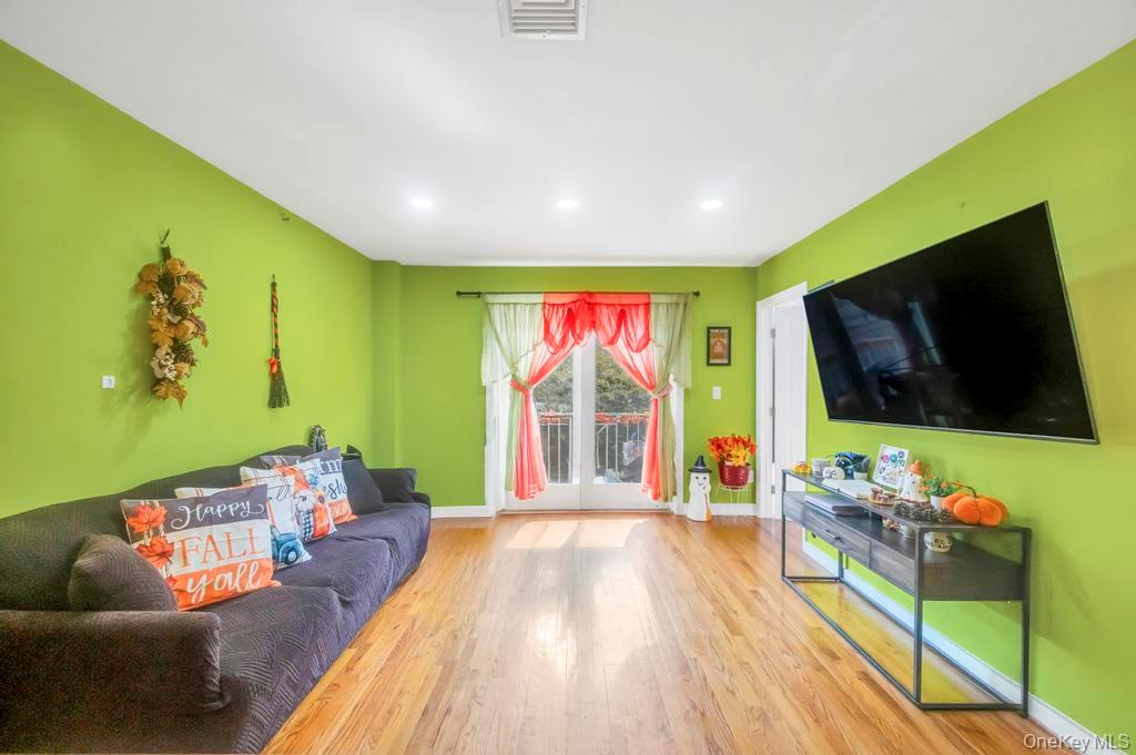 #4 photo, 10314 Rockaway Beach Boulevard, クイーンズ区 Rockaway Beach , NY 11694