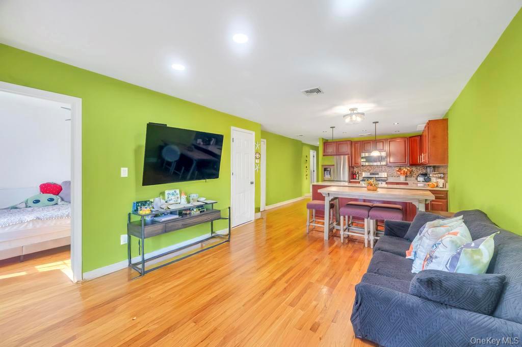 #6 photo, 10314 Rockaway Beach Boulevard, クイーンズ区 Rockaway Beach , NY 11694