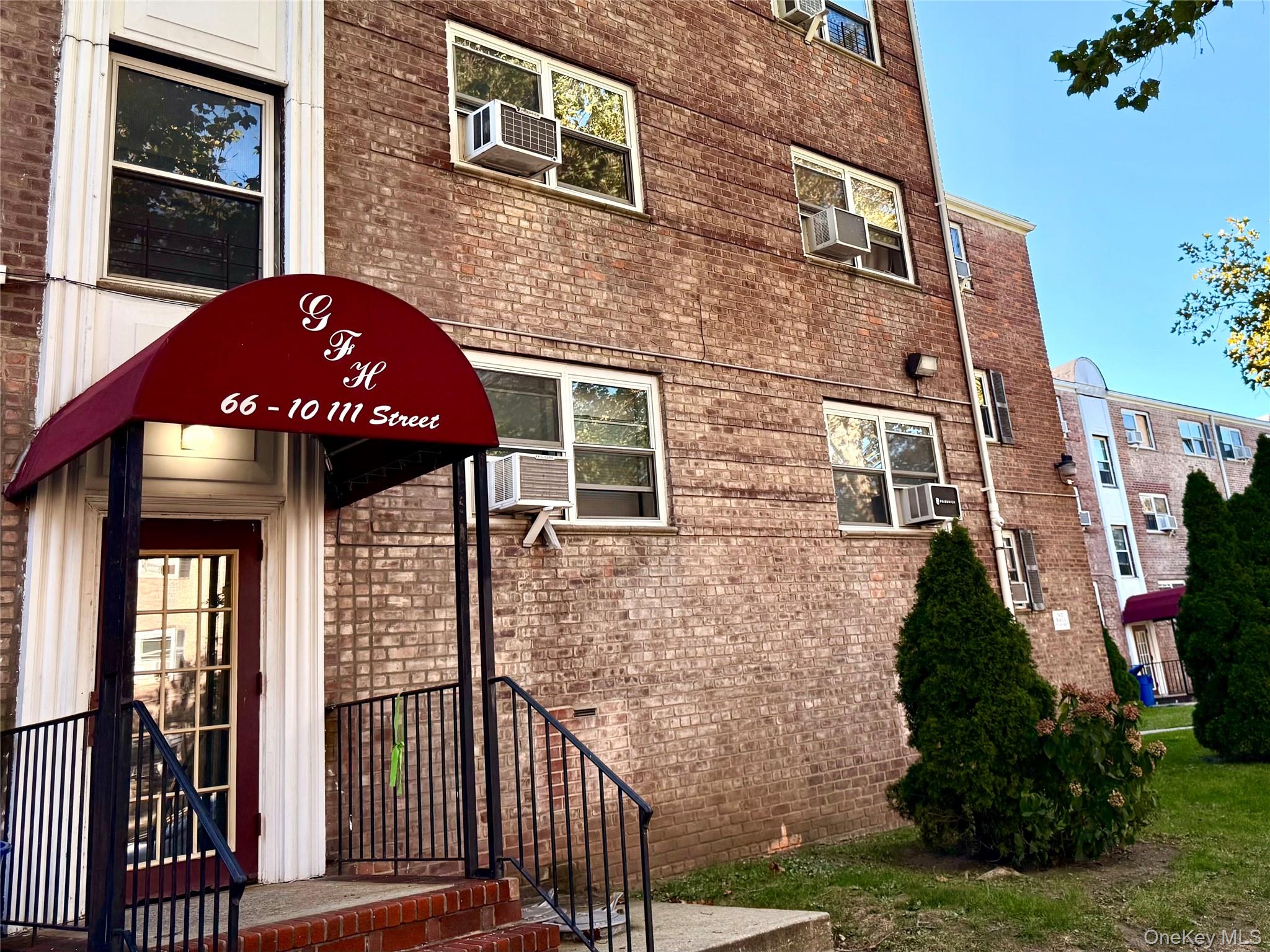 #11 photo, 66-10 110 Street, Forest Hills , NY 11375