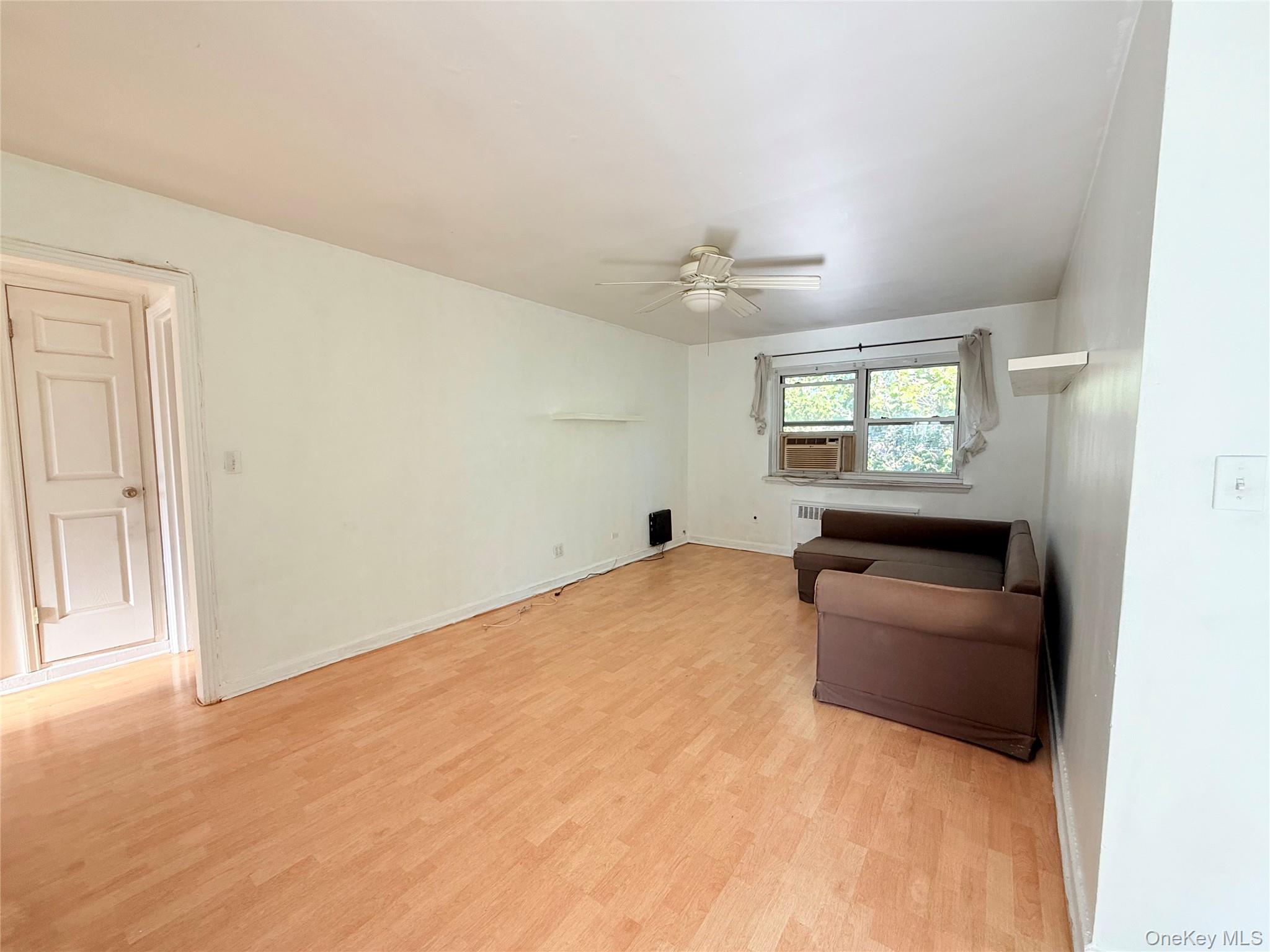 #4 photo, 66-10 110 Street, Forest Hills , NY 11375