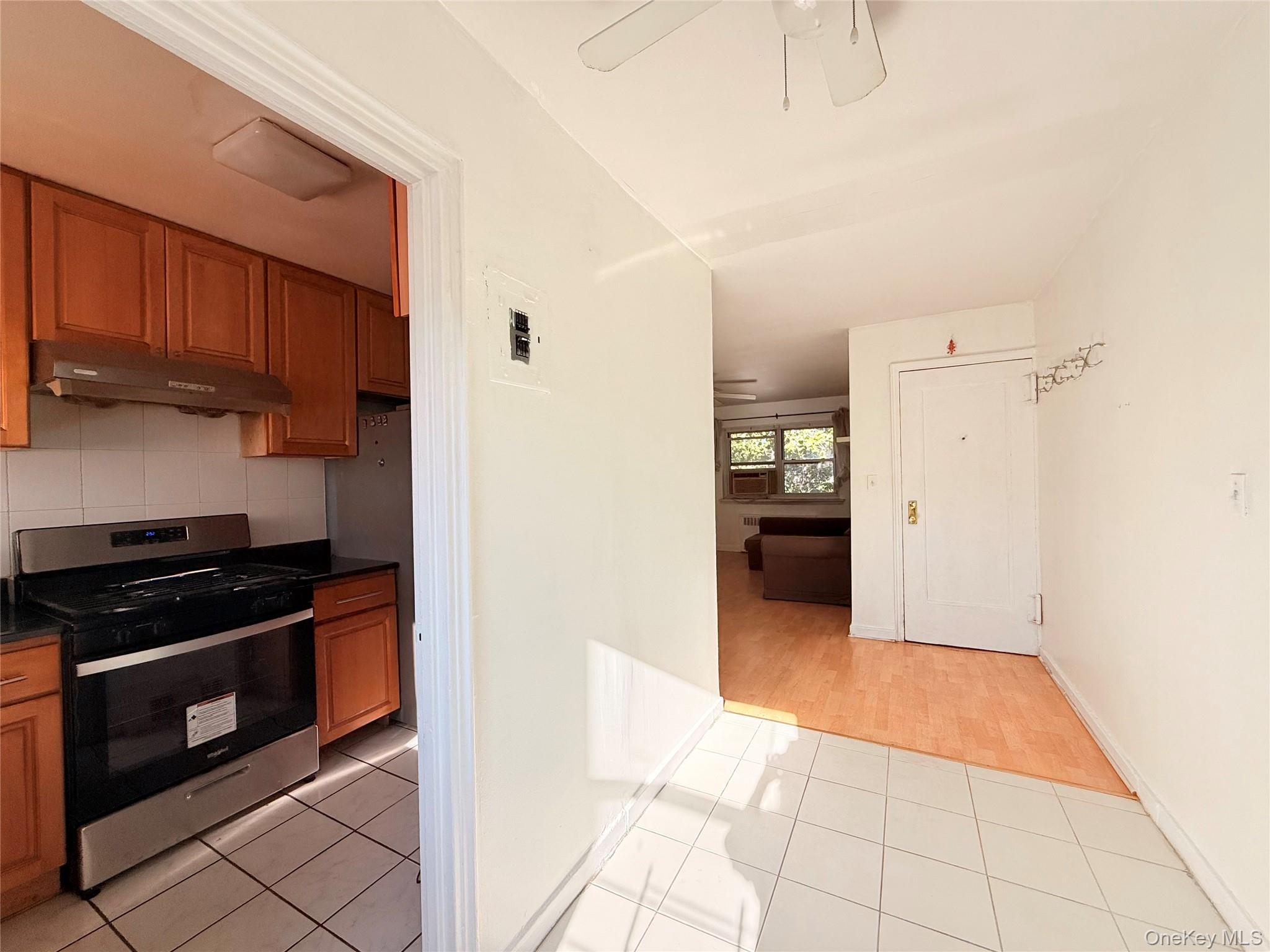 #5 photo, 66-10 110 Street, Forest Hills , NY 11375