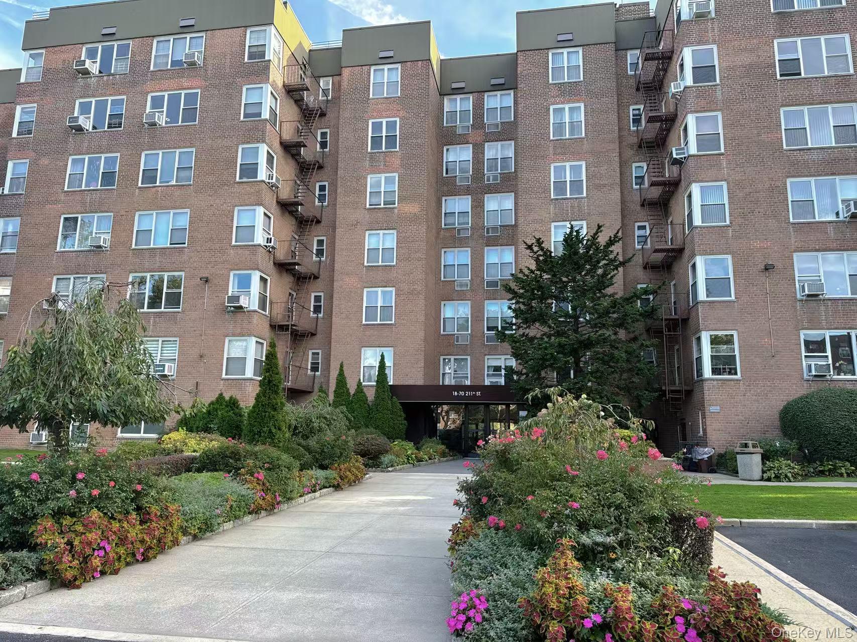 #1 photo, 18-40 211st Street, クイーンズ区 Bayside , NY 11360