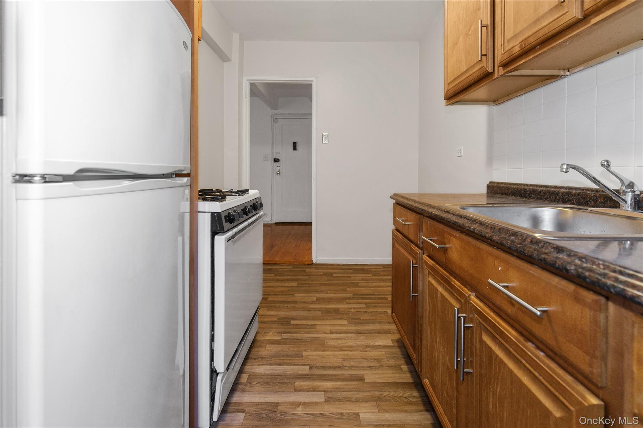 #11 photo, 87-15 204th Street, クイーンズ区 Hollis , NY 11423