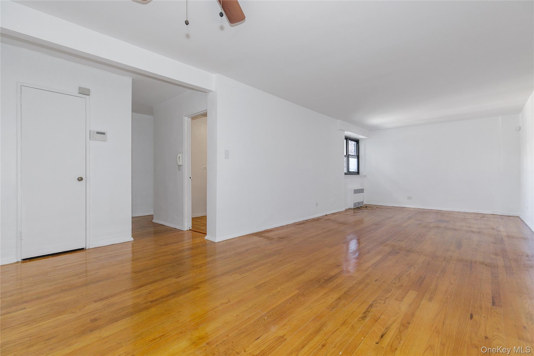 #4 photo, 87-15 204th Street, クイーンズ区 Hollis , NY 11423